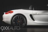 Valkoinen Porsche Boxster S 981 PDK