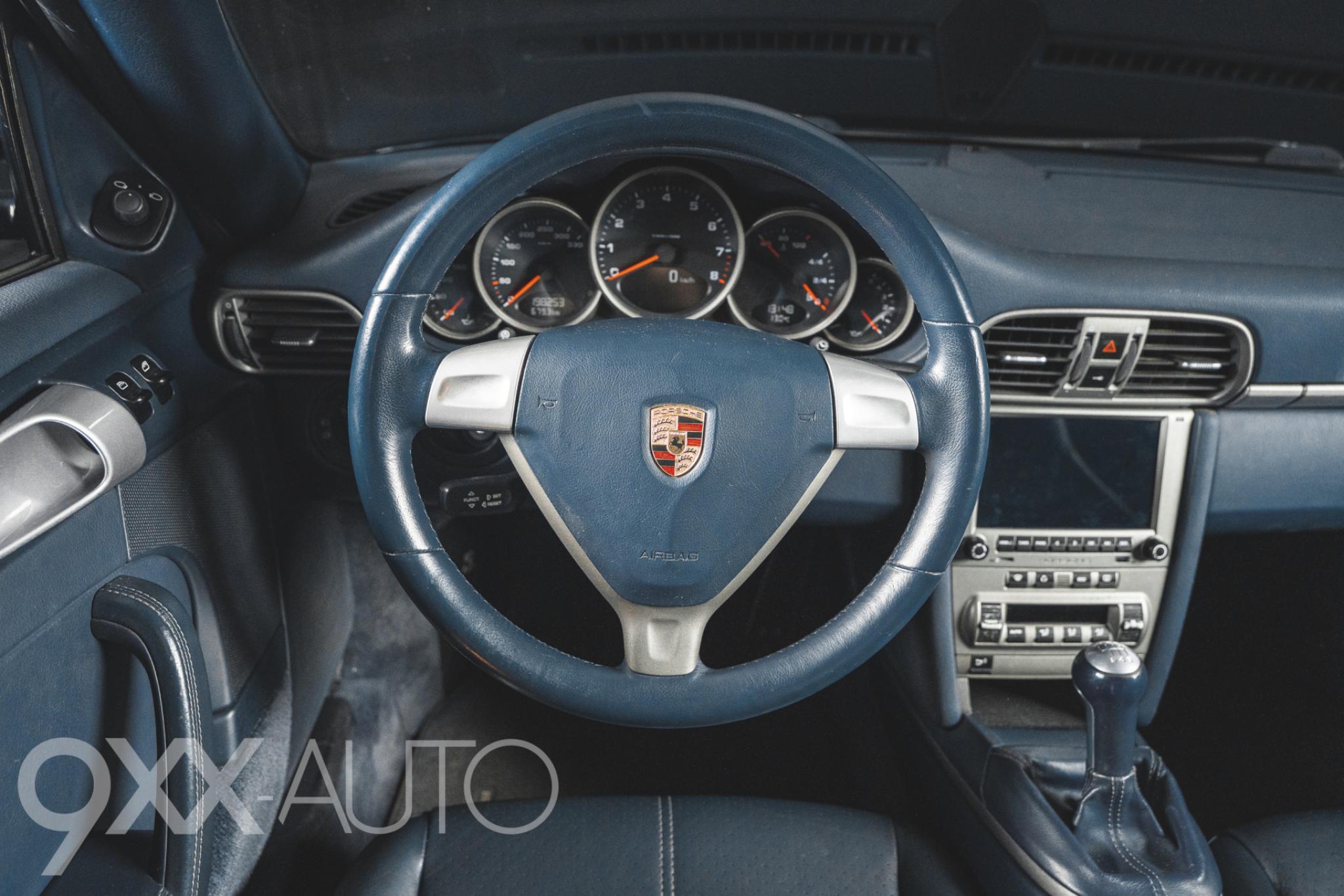 Sininen Porsche 911 C2 Manuaali Aerokit 