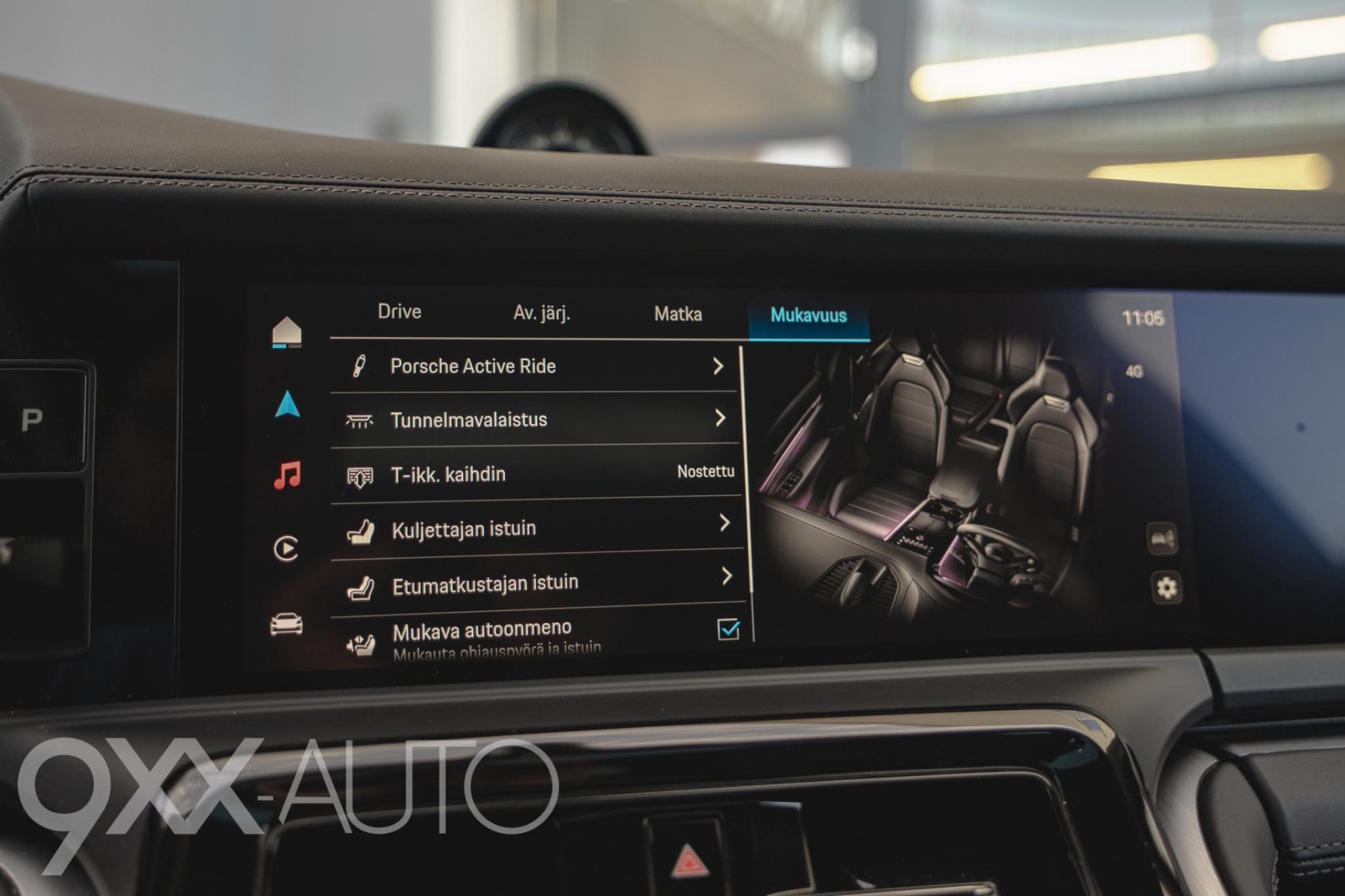 Vihreä Porsche Panamera Turbo e-Hybrid
