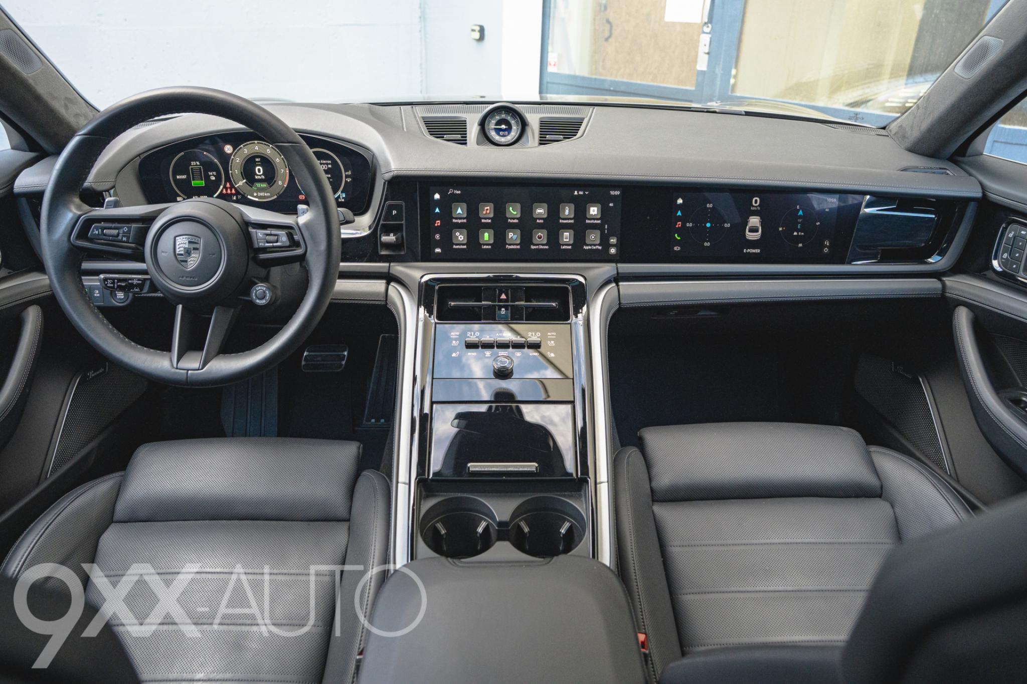 Vihreä Porsche Panamera Turbo e-Hybrid