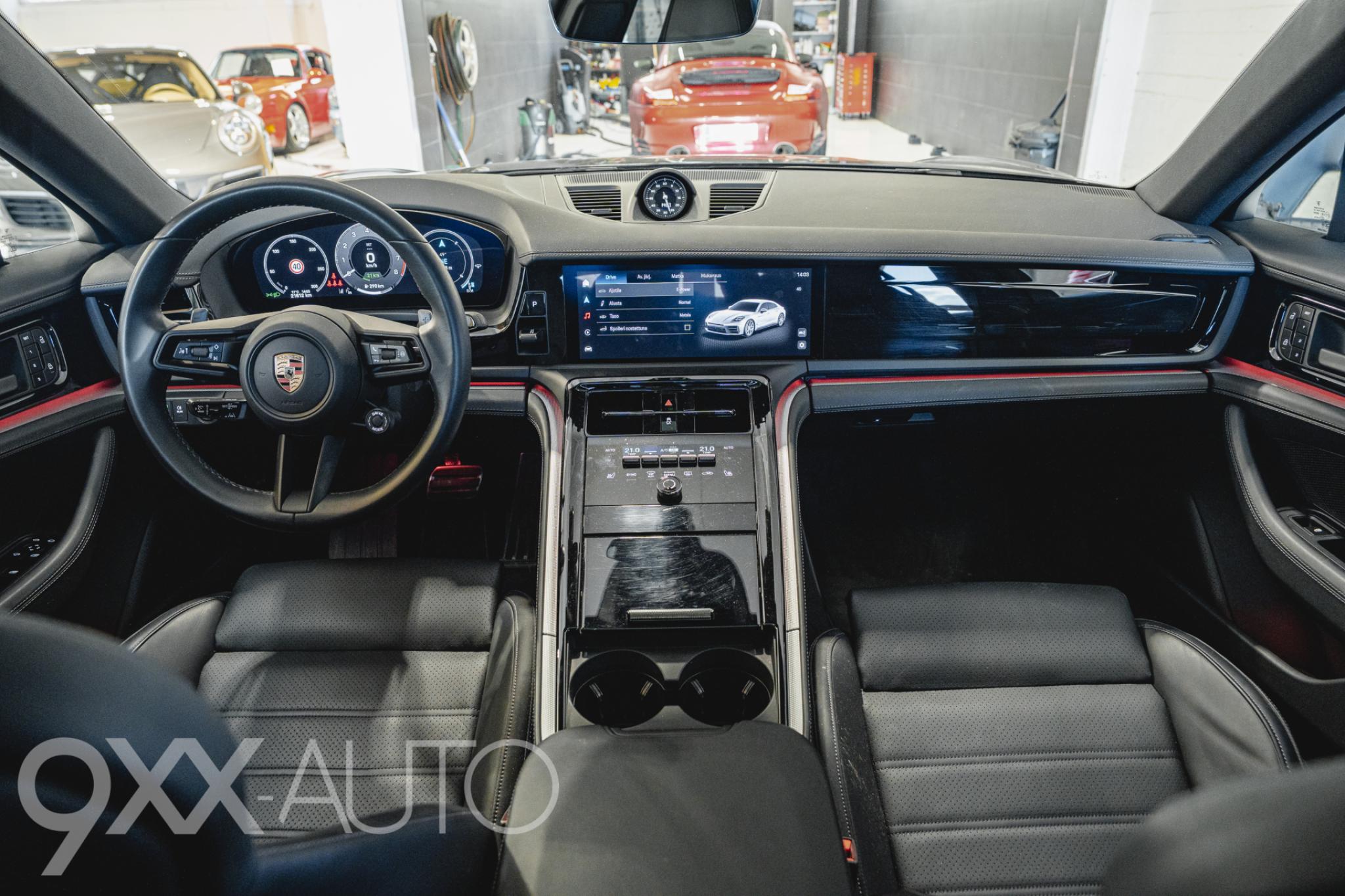 Musta Porsche Panamera 4 E Hybrid *Korkeantason varustelu!* Matrix valot // 360 kamera // Panorama lasikatto // Adapt Cruise