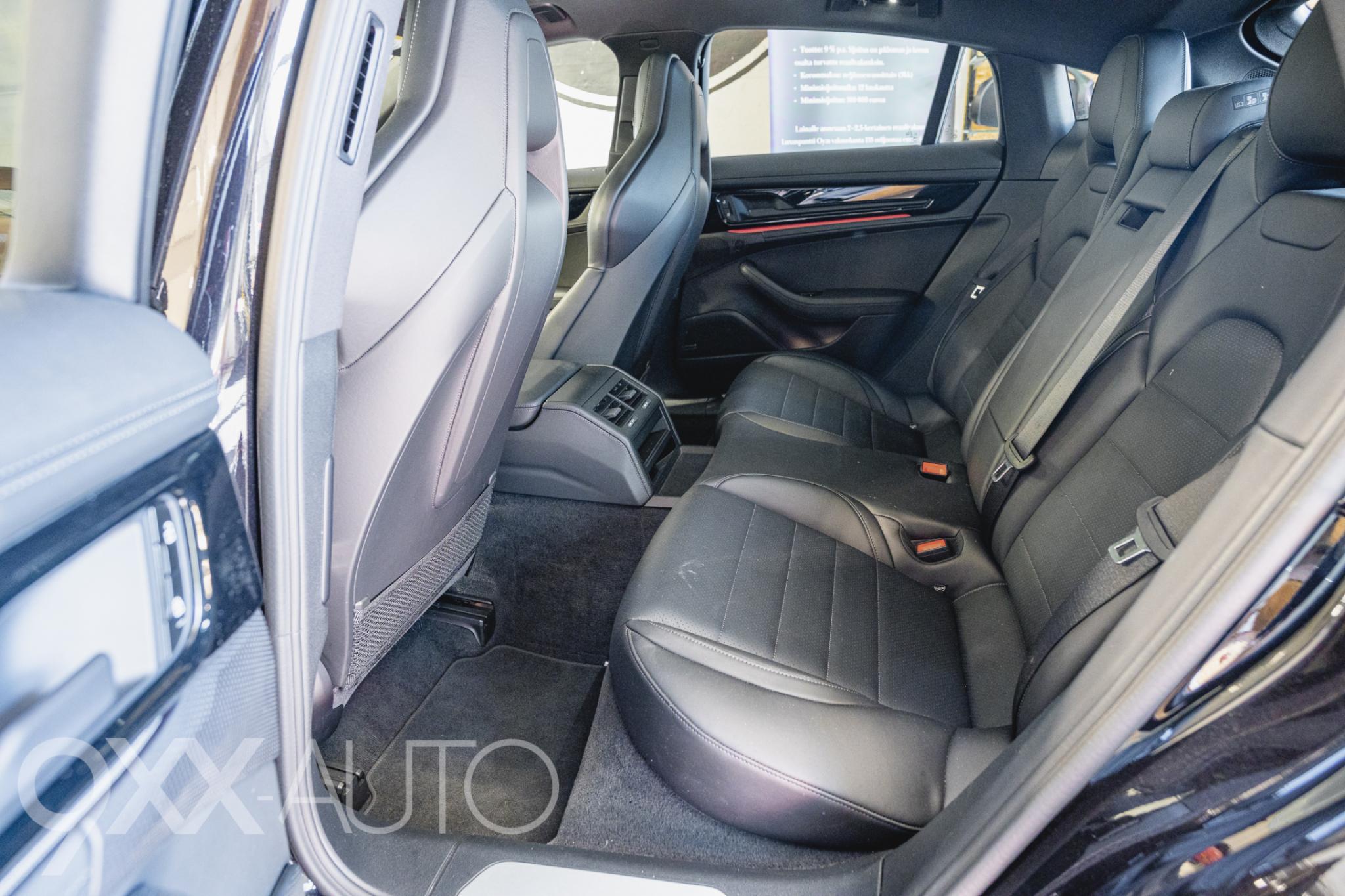Musta Porsche Panamera 4 E Hybrid *Korkeantason varustelu!* Matrix valot // 360 kamera // Panorama lasikatto // Adapt Cruise