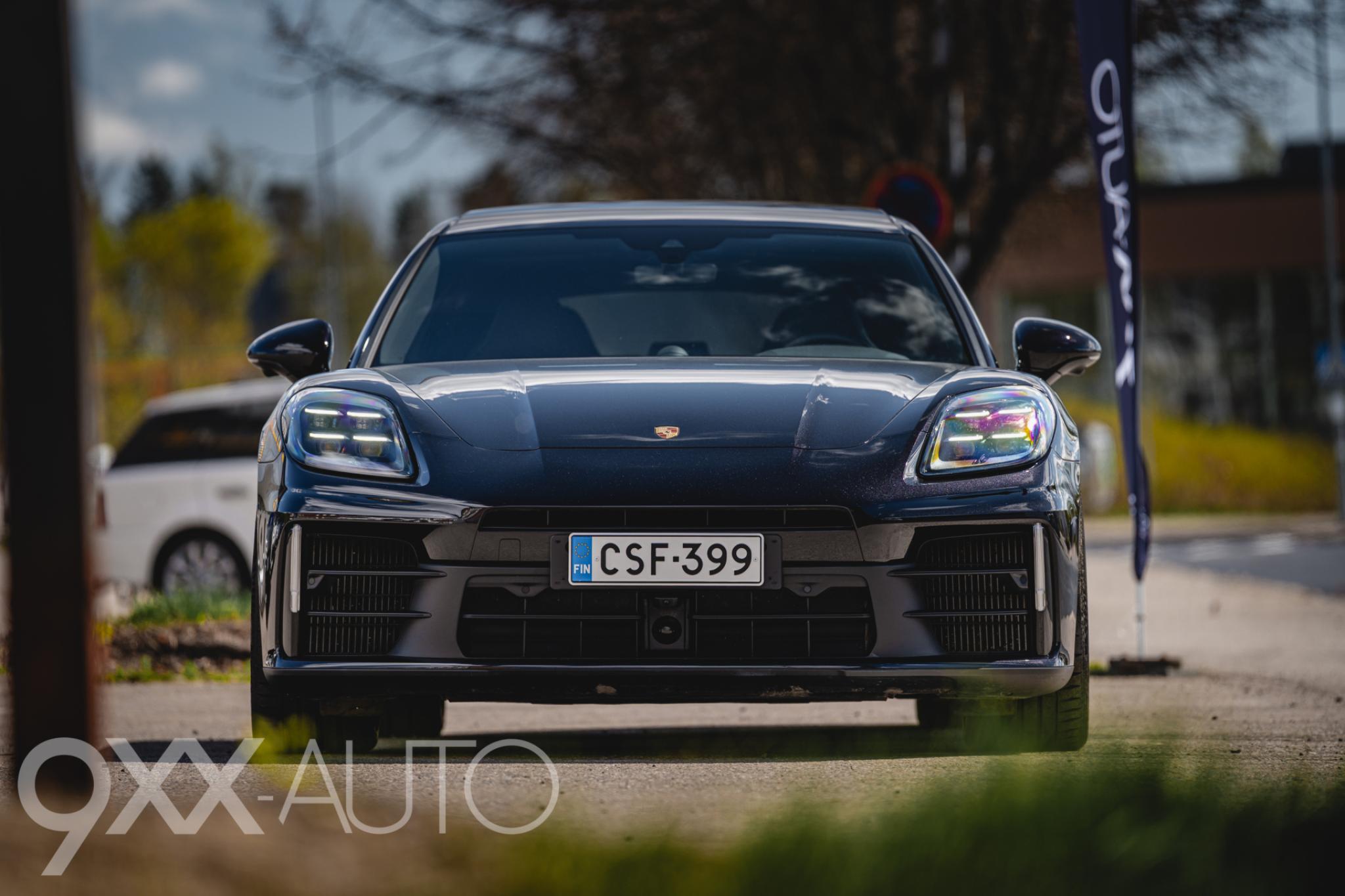 Musta Porsche Panamera 4 E Hybrid *Korkeantason varustelu!* Matrix valot // 360 kamera // Panorama lasikatto // Adapt Cruise