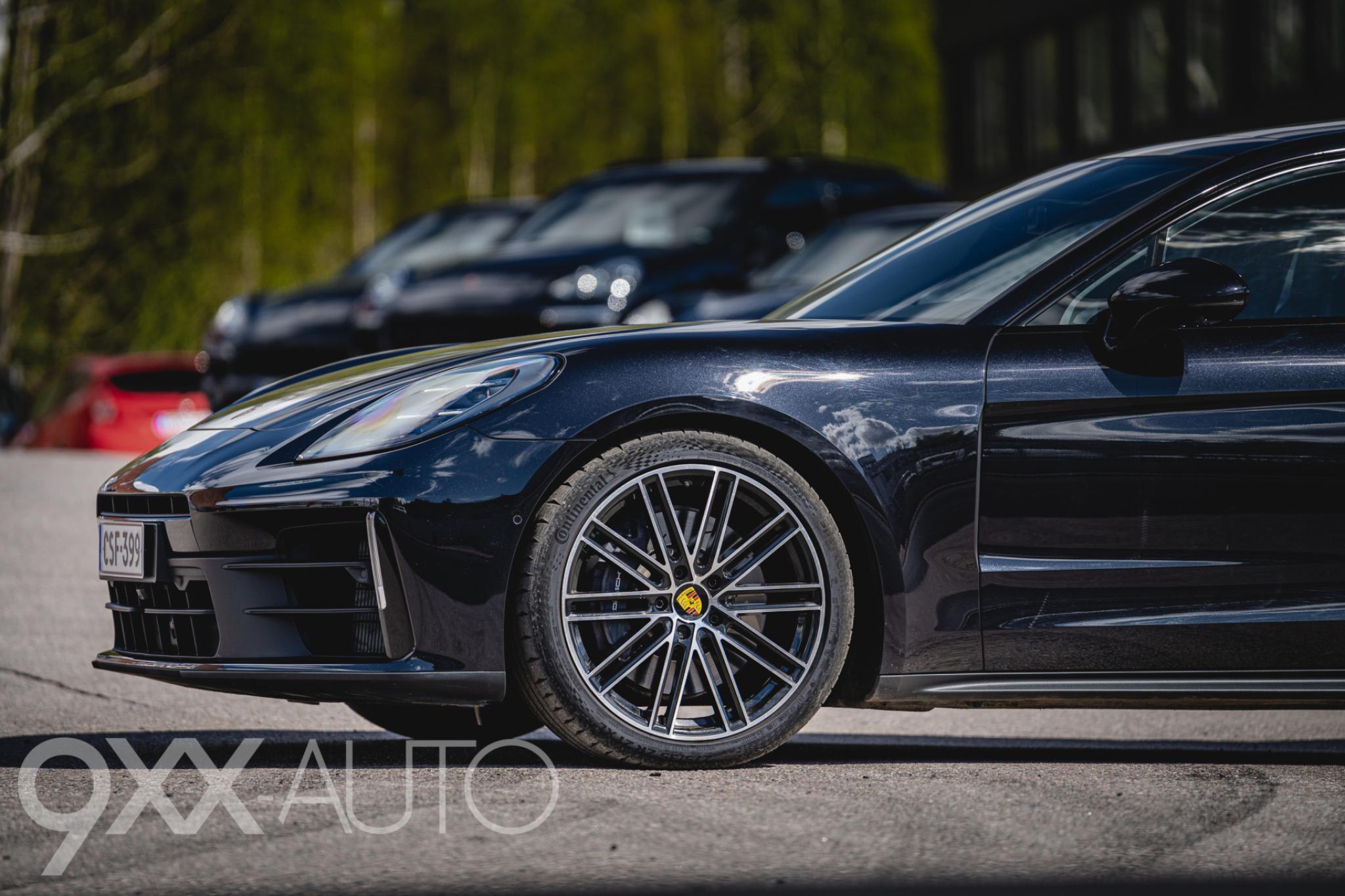Musta Porsche Panamera 4 E Hybrid *Korkeantason varustelu!* Matrix valot // 360 kamera // Panorama lasikatto // Adapt Cruise