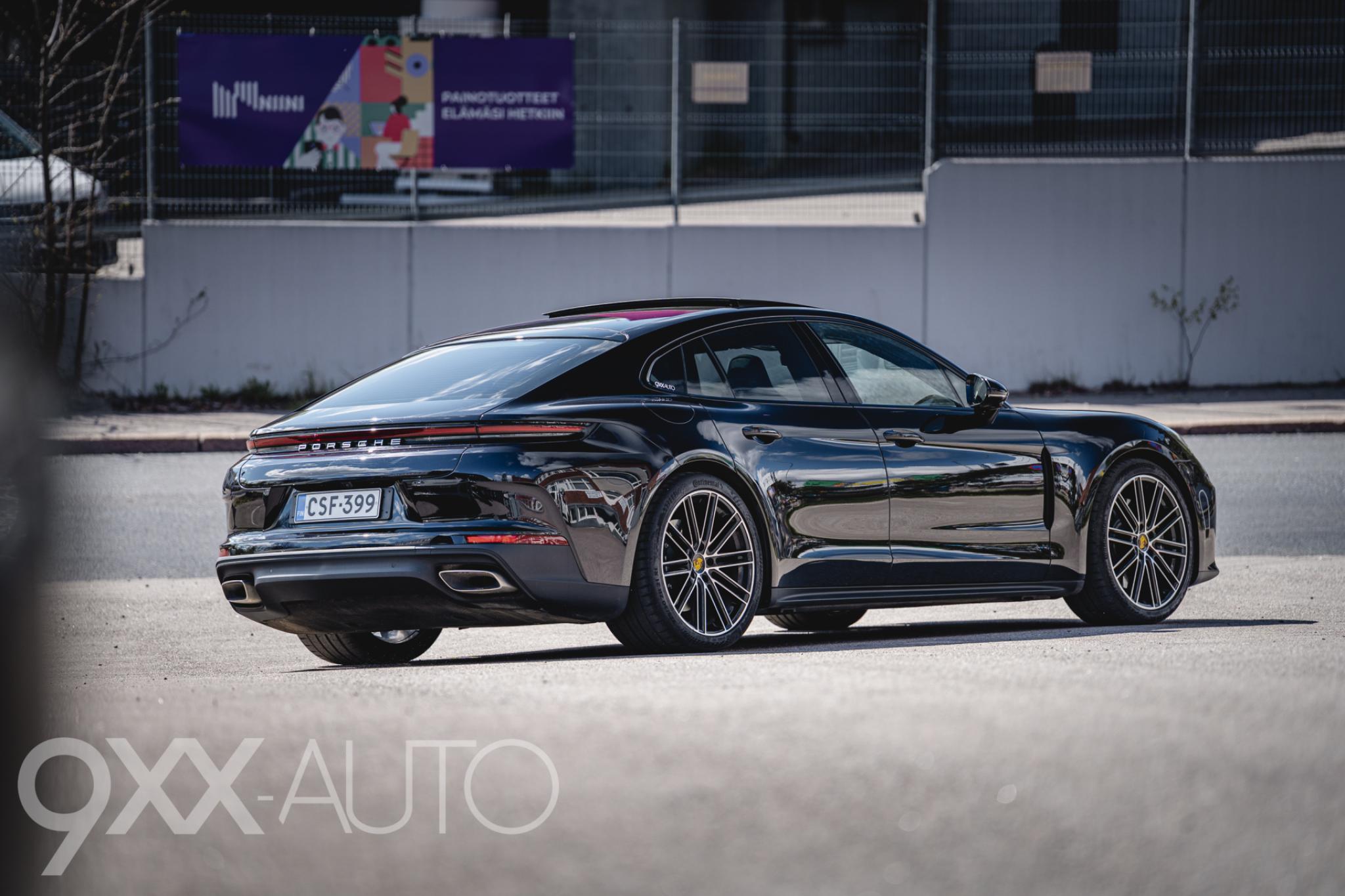 Musta Porsche Panamera 4 E Hybrid *Korkeantason varustelu!* Matrix valot // 360 kamera // Panorama lasikatto // Adapt Cruise