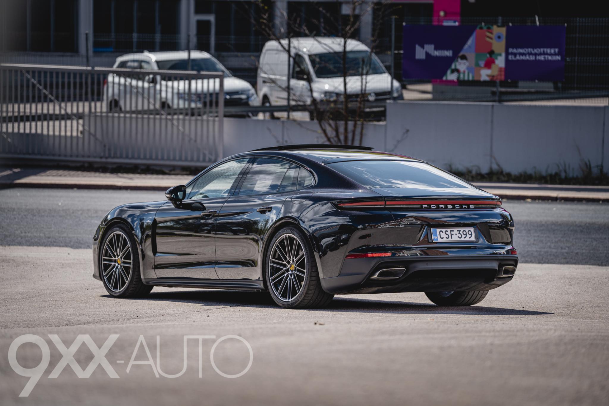 Musta Porsche Panamera 4 E Hybrid *Korkeantason varustelu!* Matrix valot // 360 kamera // Panorama lasikatto // Adapt Cruise