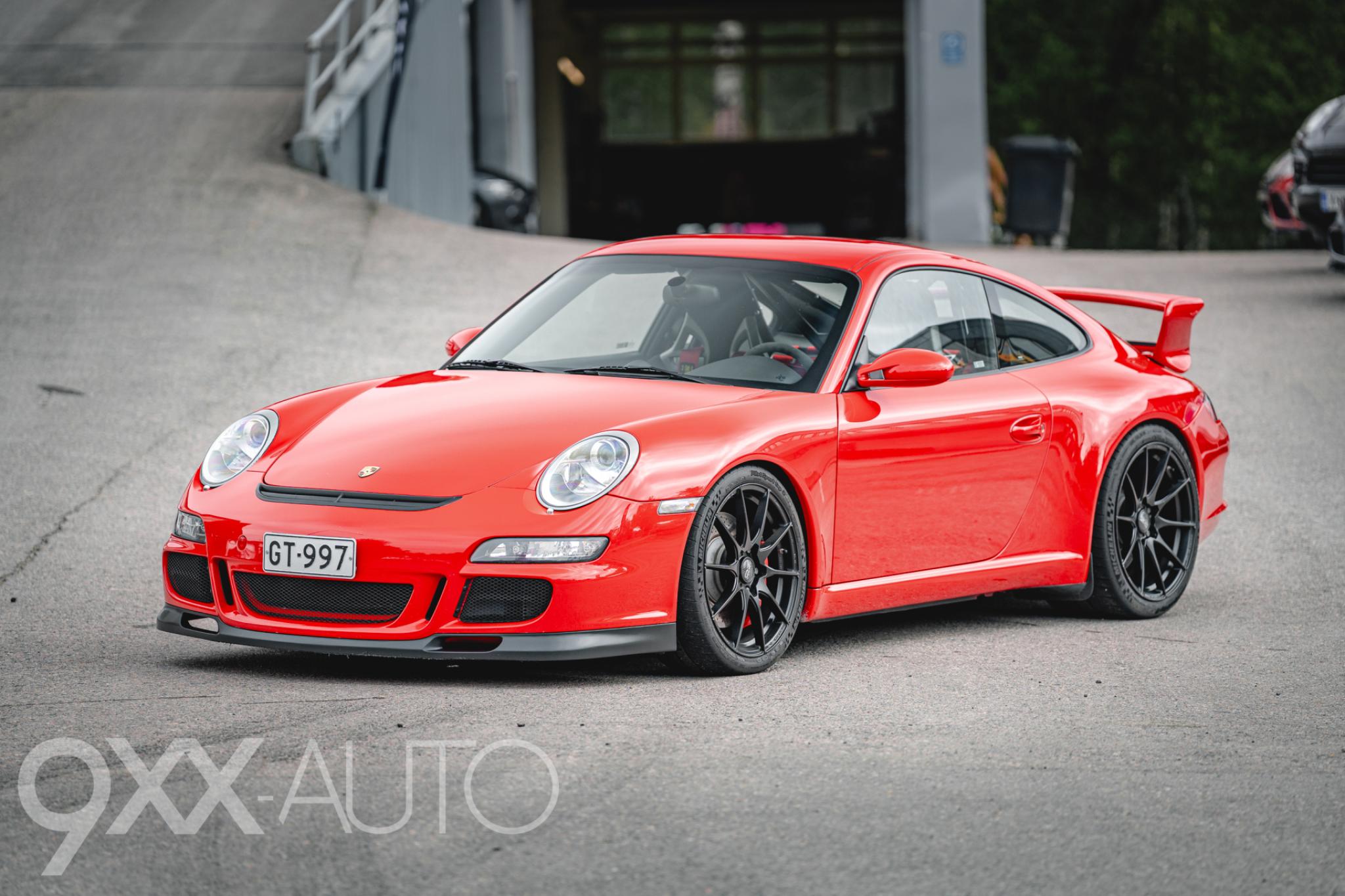 Punainen Porsche 911 997 GT3 Clubsport