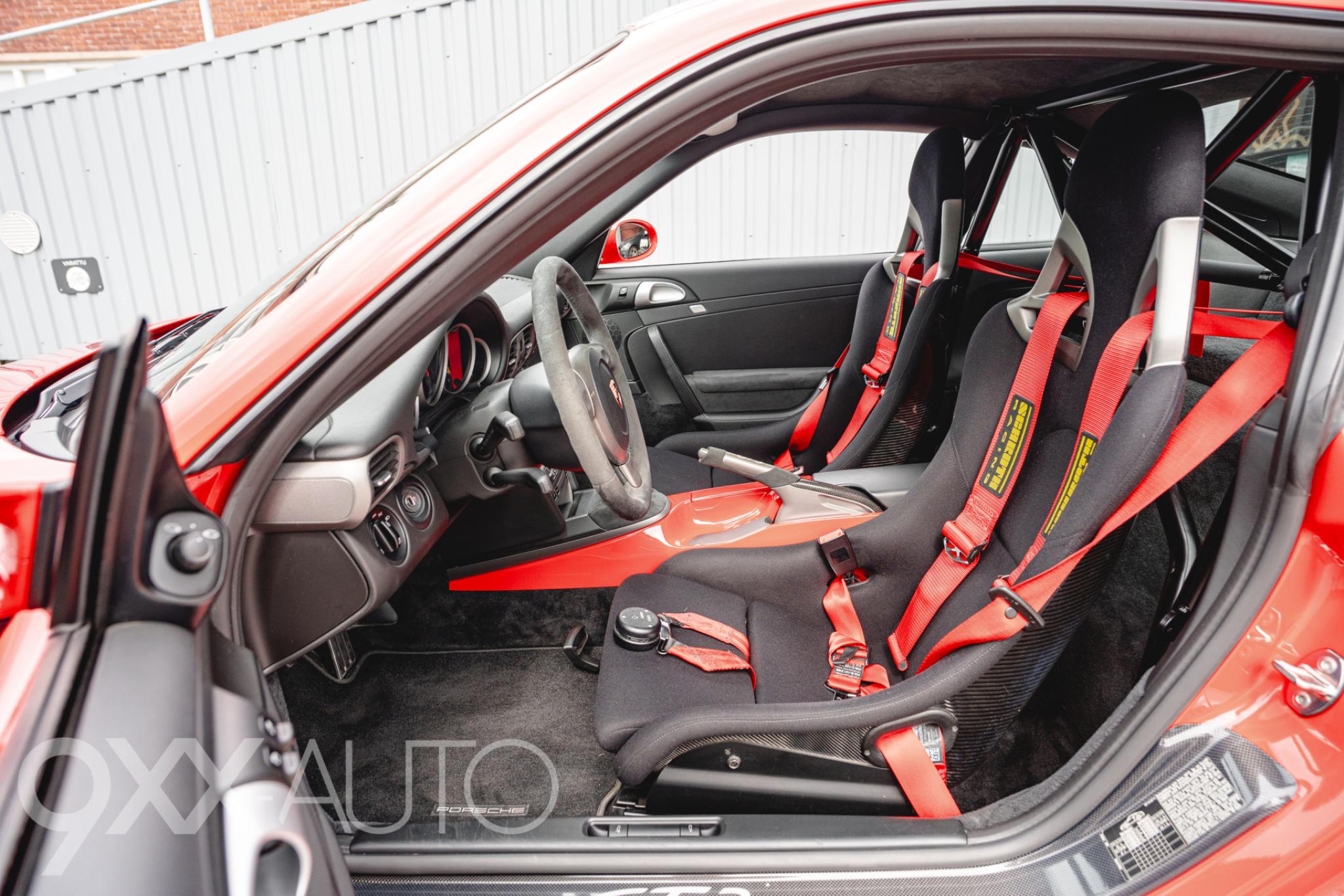 Punainen Porsche 911 997 GT3 Clubsport