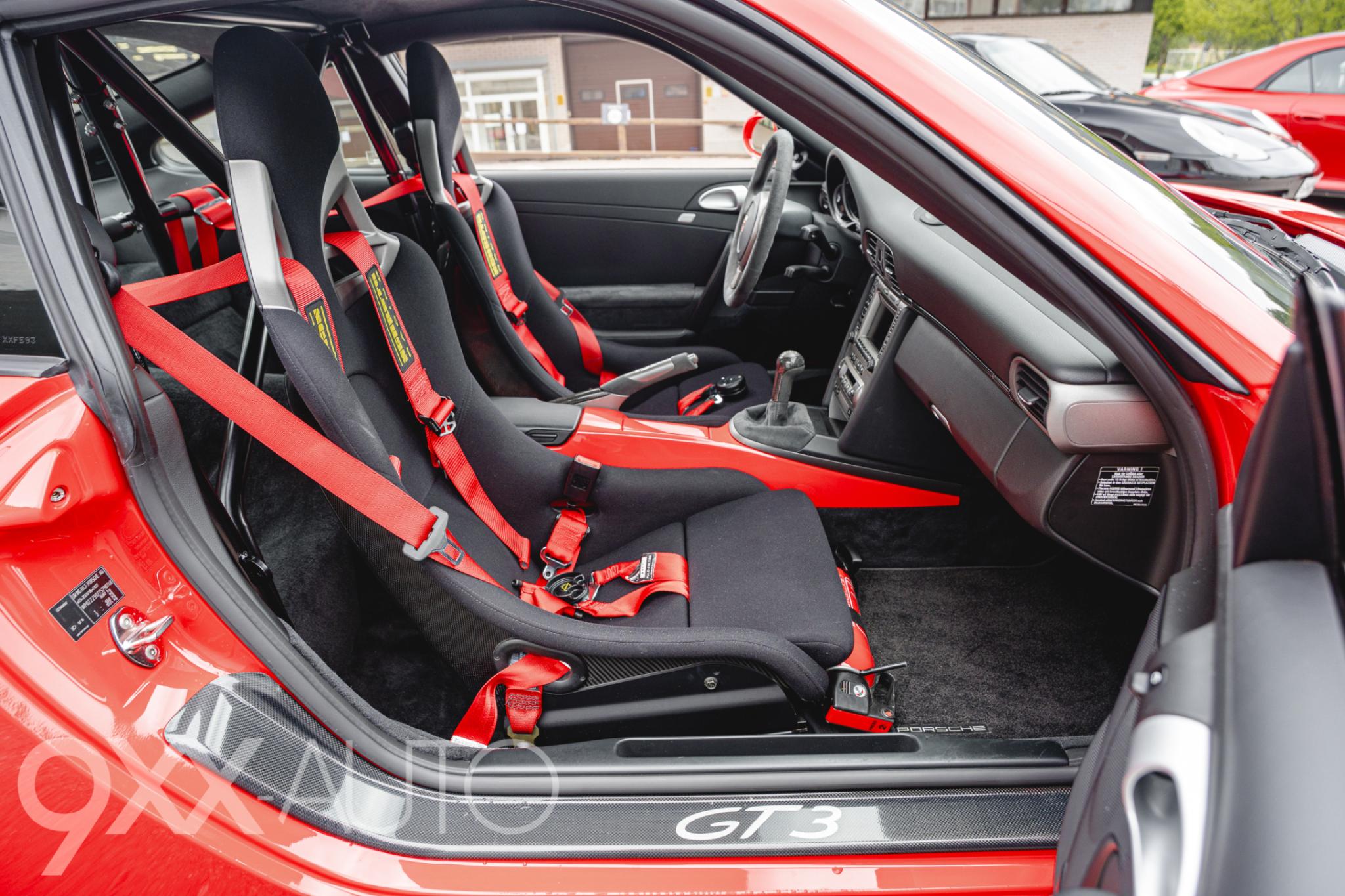 Punainen Porsche 911 997 GT3 Clubsport