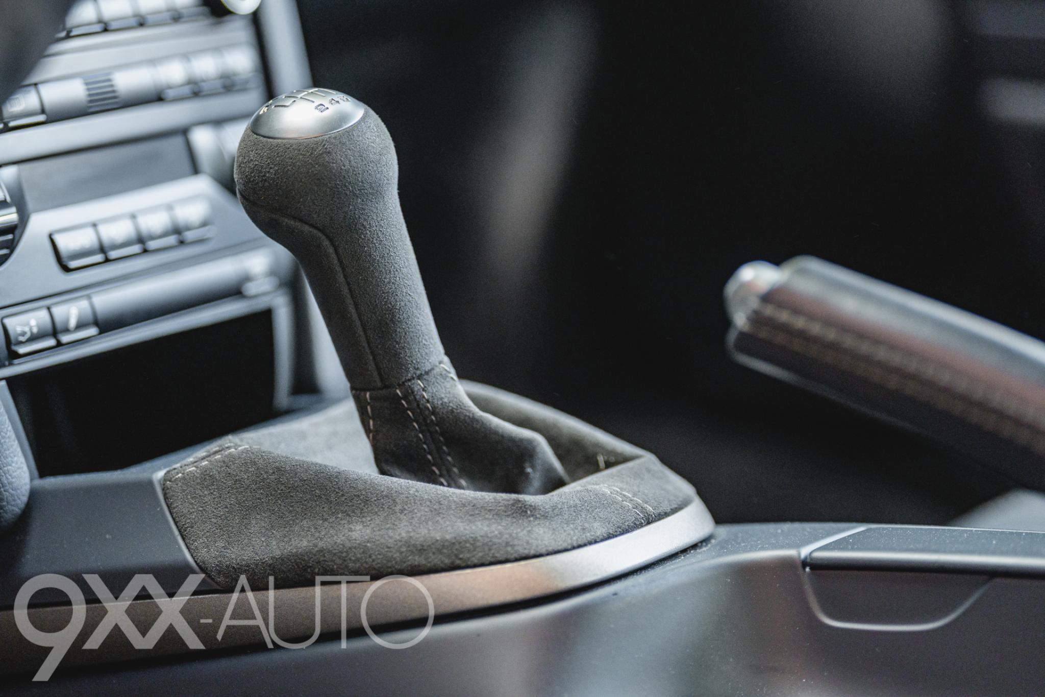 Valkoinen Porsche 911 3.6 C2 997.2 **Manuaali!**