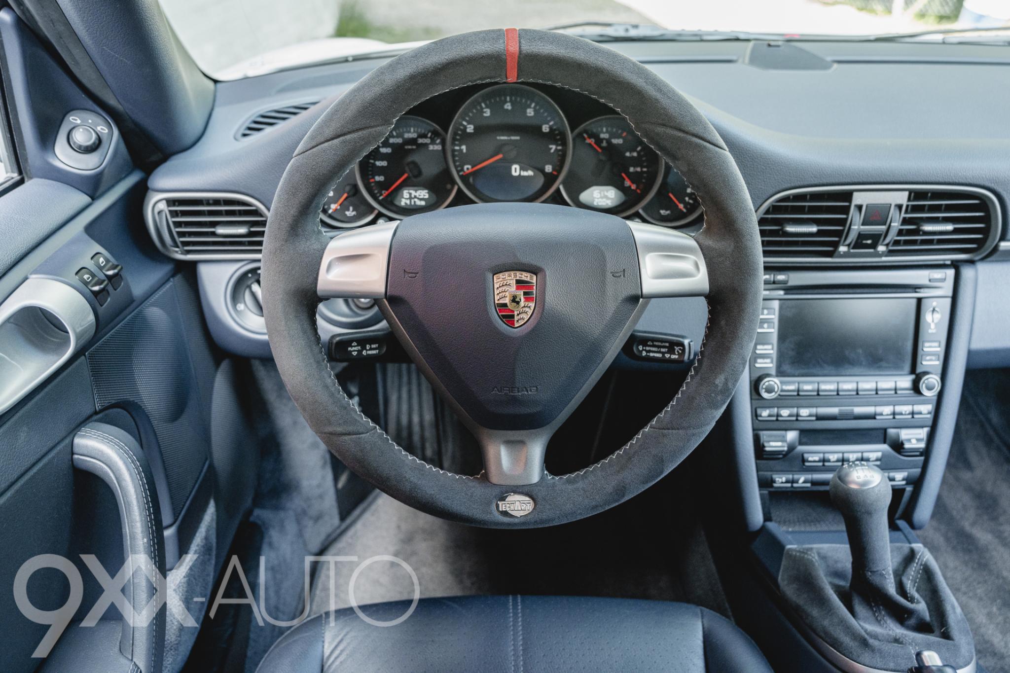 Valkoinen Porsche 911 3.6 C2 997.2 **Manuaali!**