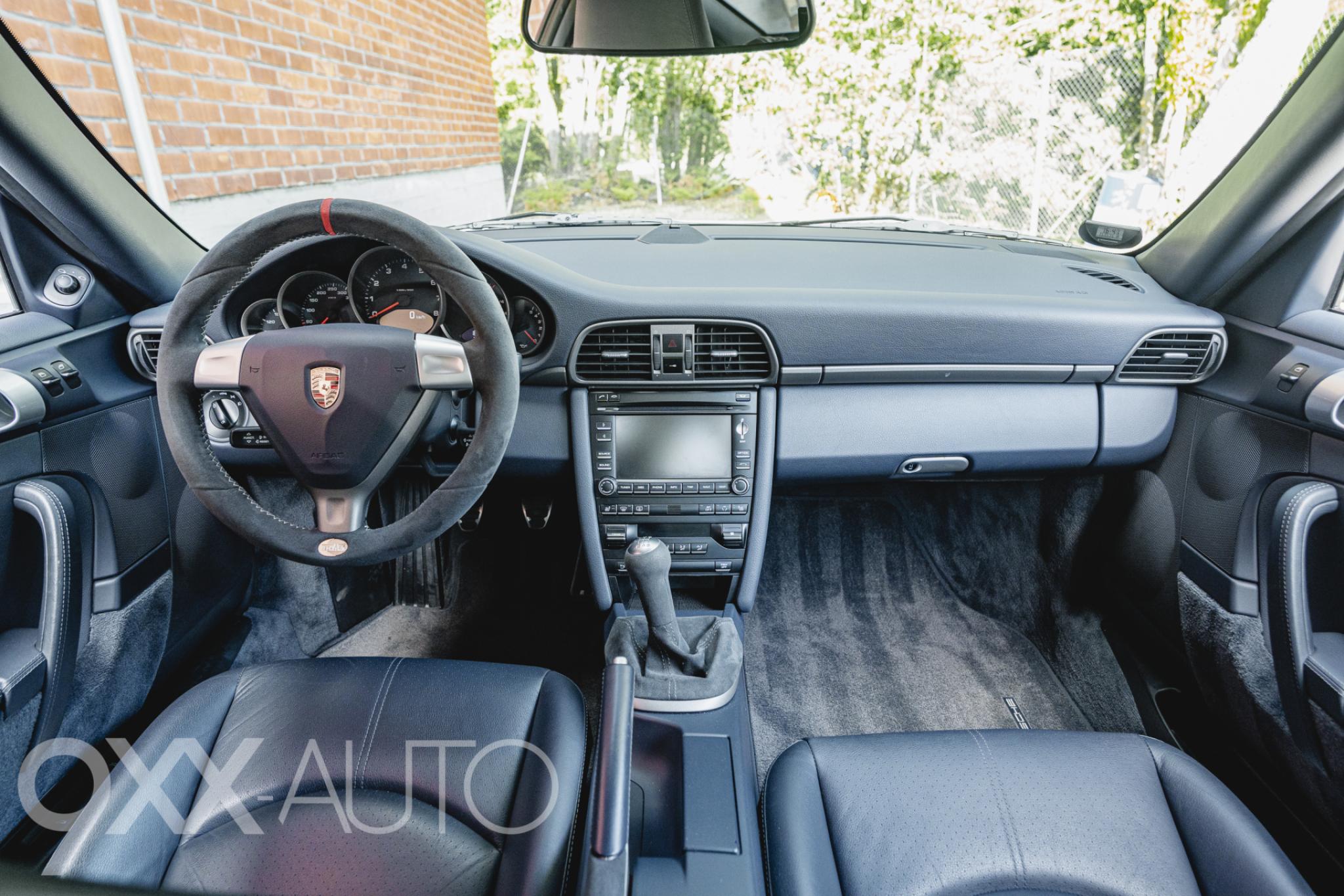 Valkoinen Porsche 911 3.6 C2 997.2 **Manuaali!**