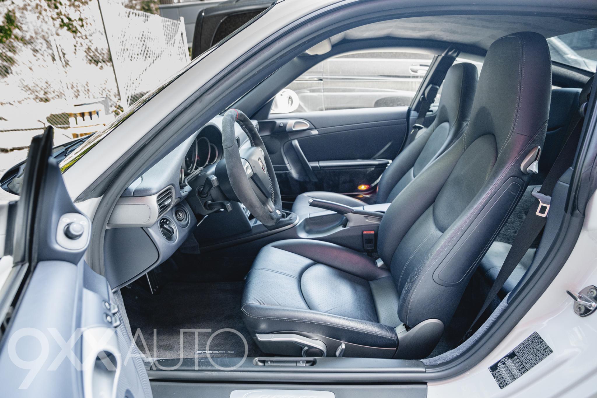 Valkoinen Porsche 911 3.6 C2 997.2 **Manuaali!**