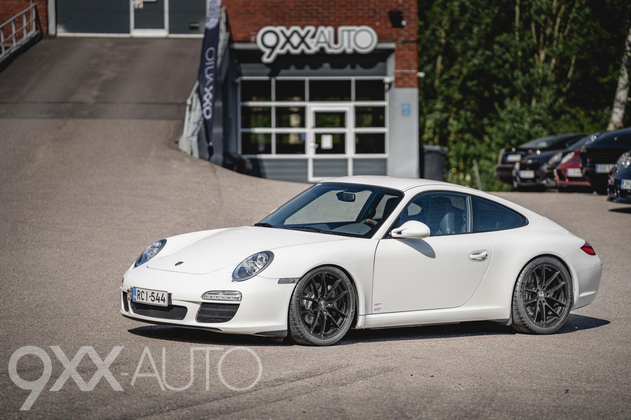 Valkoinen Porsche 911 3.6 C2 997.2 **Manuaali!**