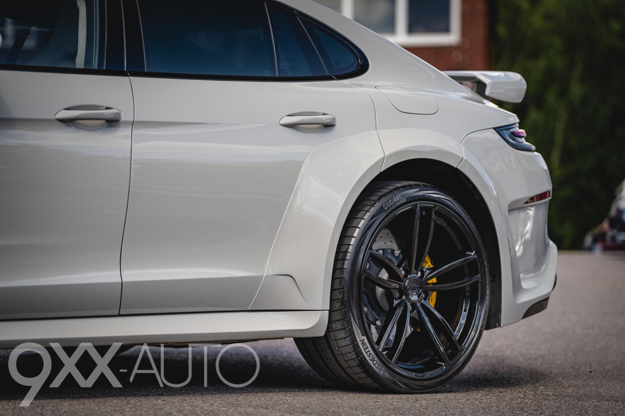Harmaa Porsche Panamera Turbo S e-Hybrid *Techart Grand GT*