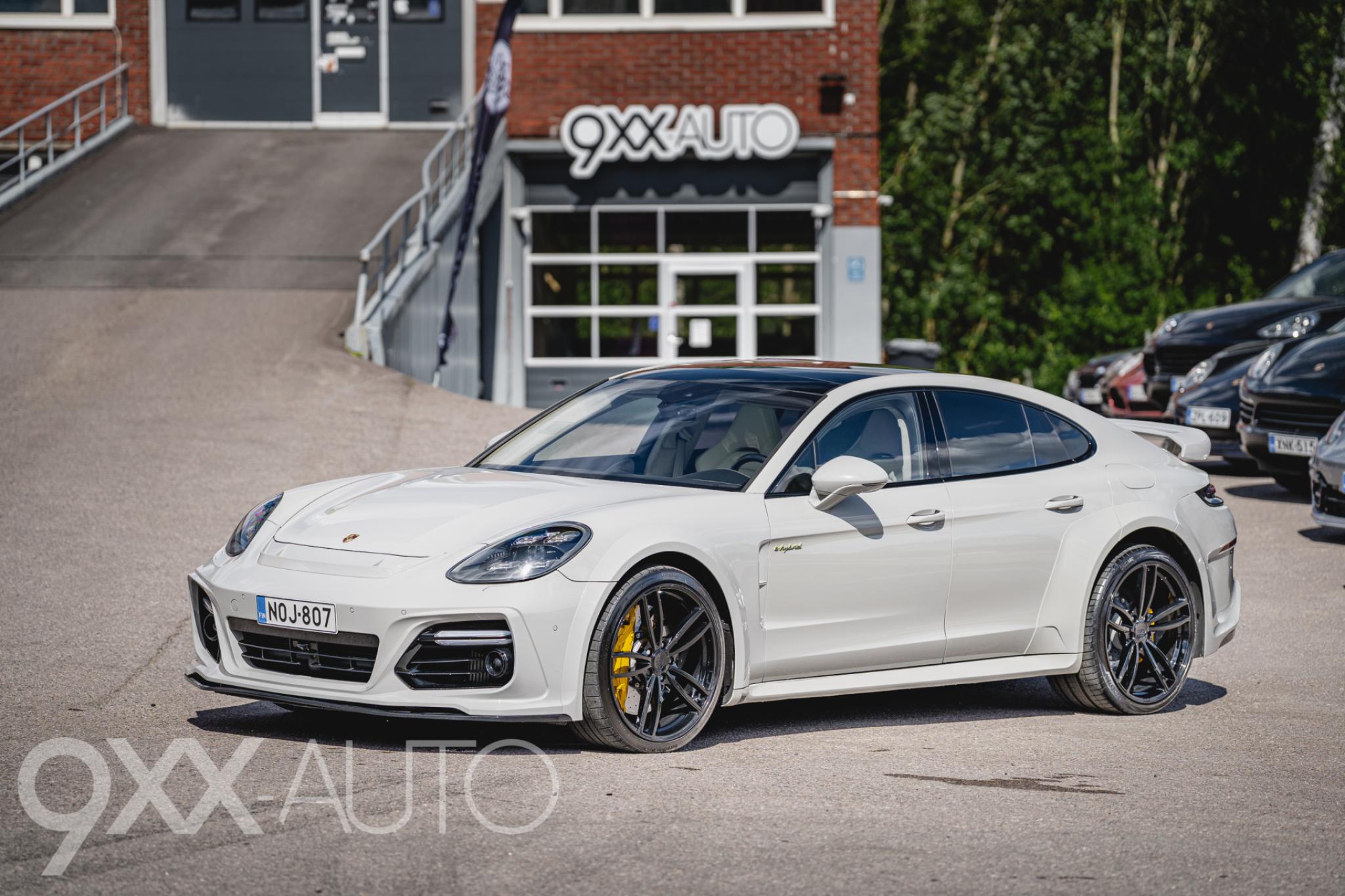 Harmaa Porsche Panamera Turbo S e-Hybrid *Techart Grand GT*