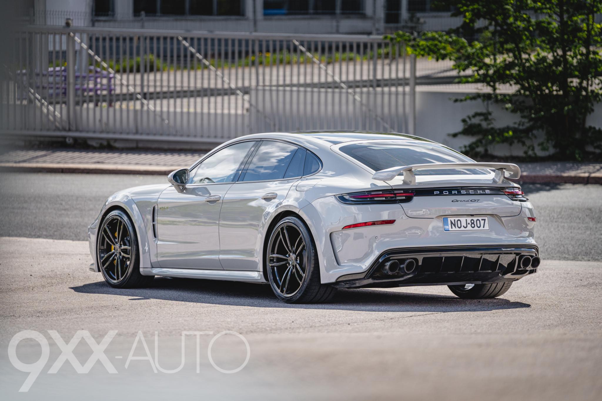Harmaa Porsche Panamera Turbo S e-Hybrid *Techart Grand GT*
