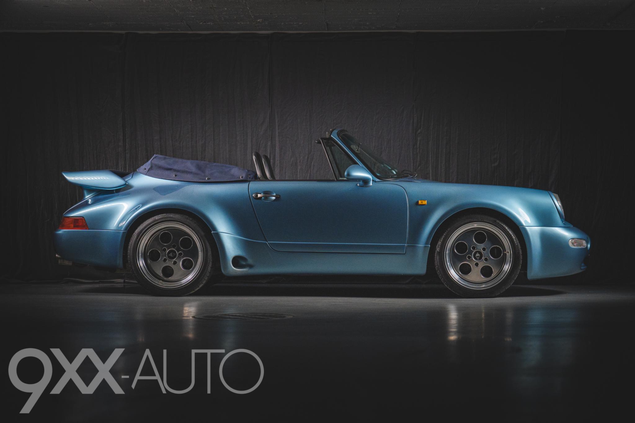 Sininen Porsche 911 Widebody Strosek