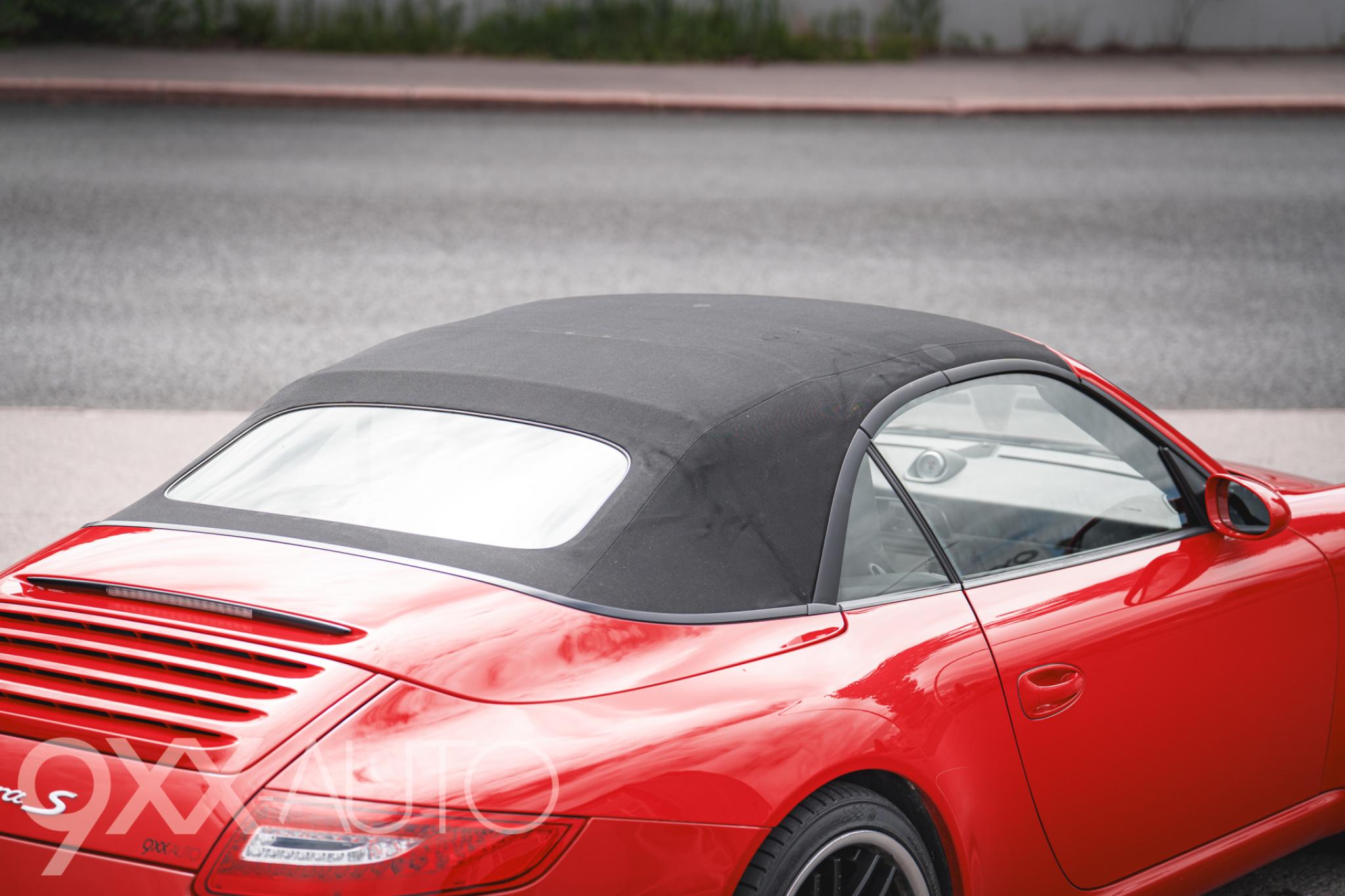 Punainen Porsche 911 997 Carrera S Cabrio Tiptronic