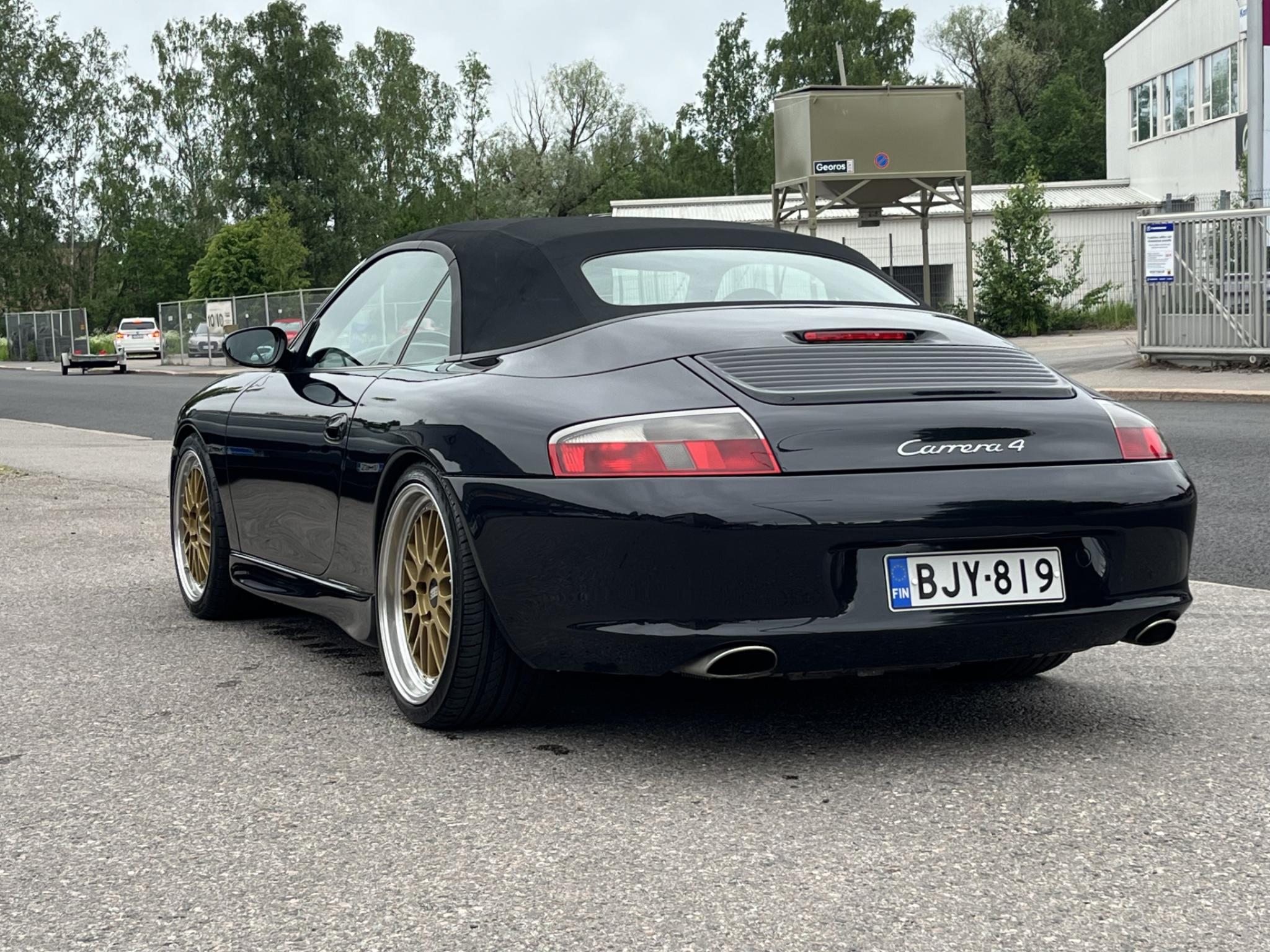 Musta Porsche 911 996 Cabrio Tiptronic