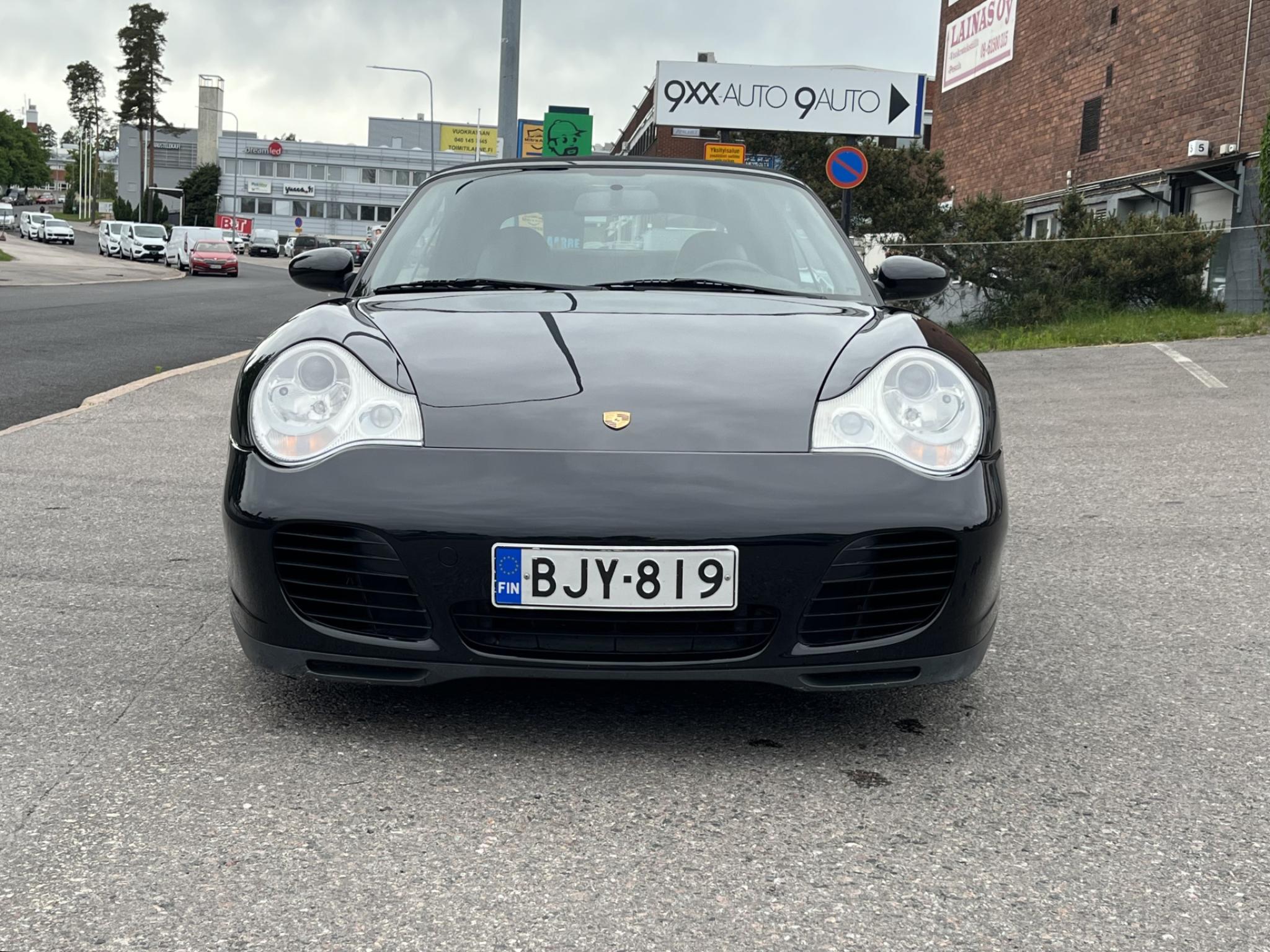 Musta Porsche 911 996 Cabrio Tiptronic