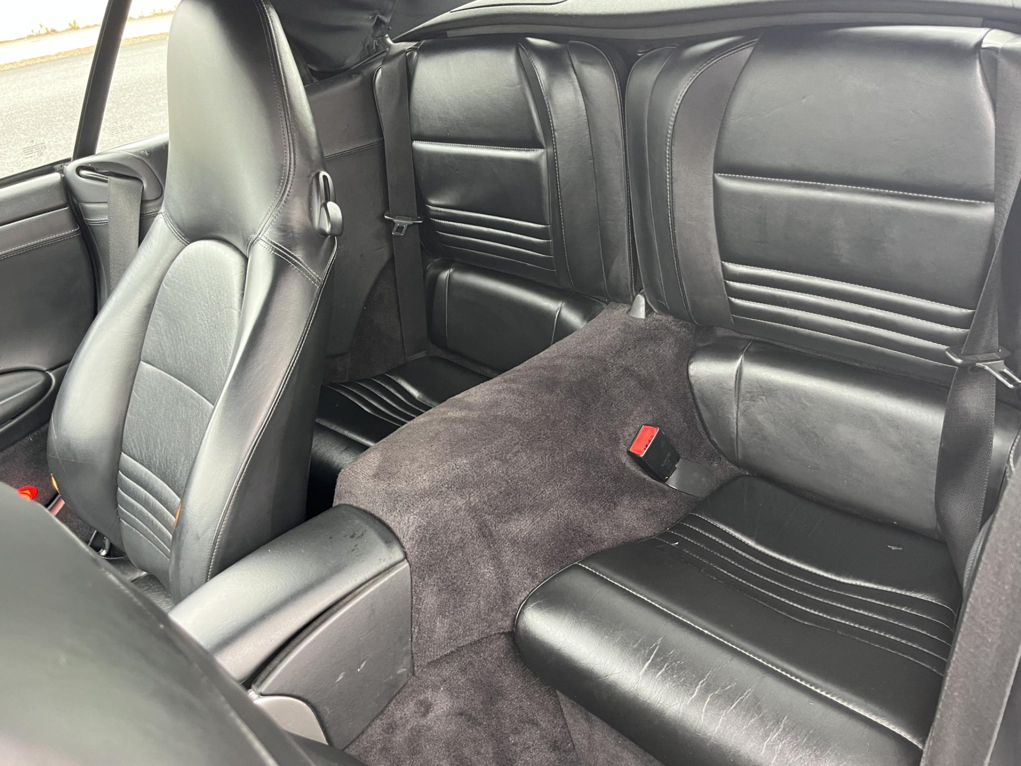 Musta Porsche 911 996 Cabrio Tiptronic
