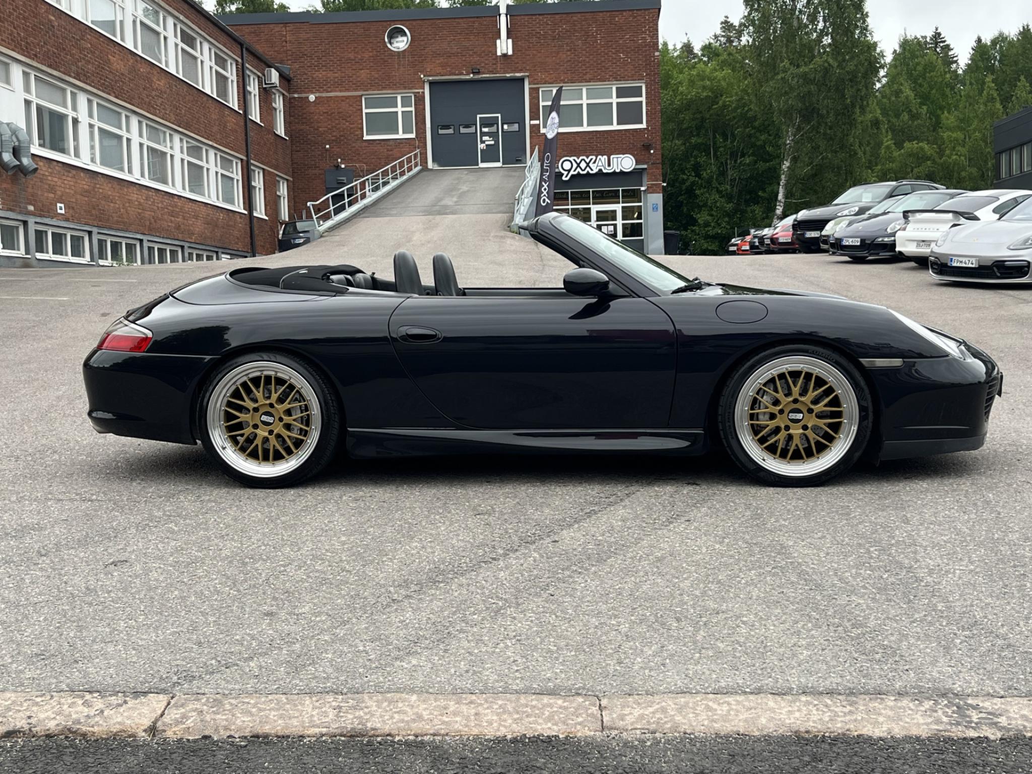 Musta Porsche 911 996 Cabrio Tiptronic