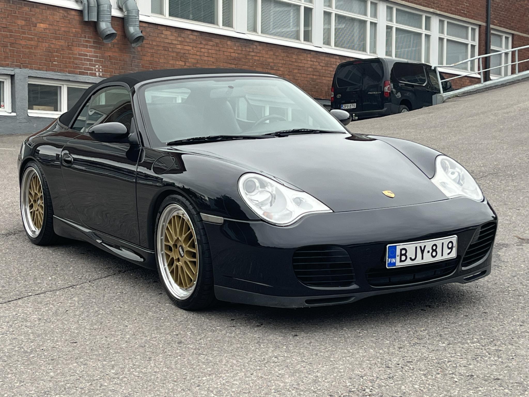 Musta Porsche 911 996 Cabrio Tiptronic