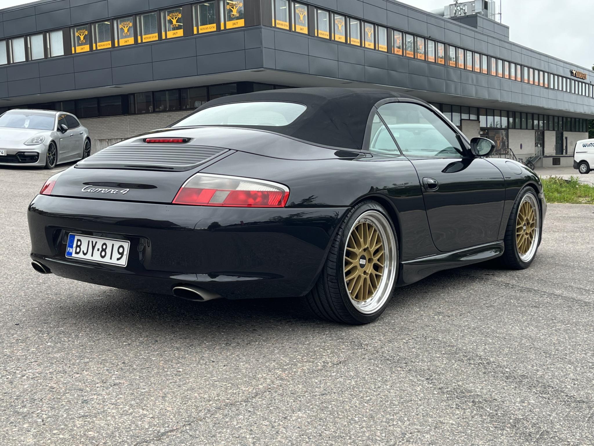 Musta Porsche 911 996 Cabrio Tiptronic