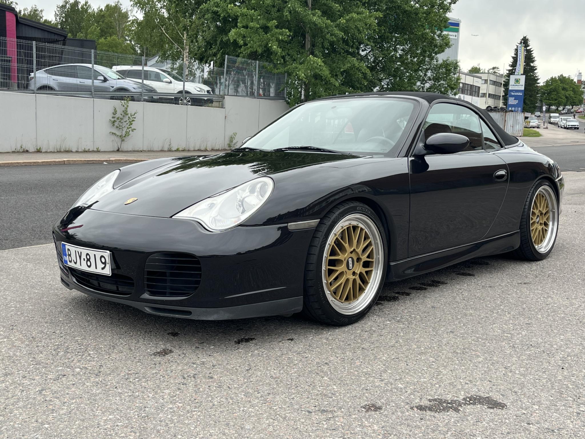 Musta Porsche 911 996 Cabrio Tiptronic