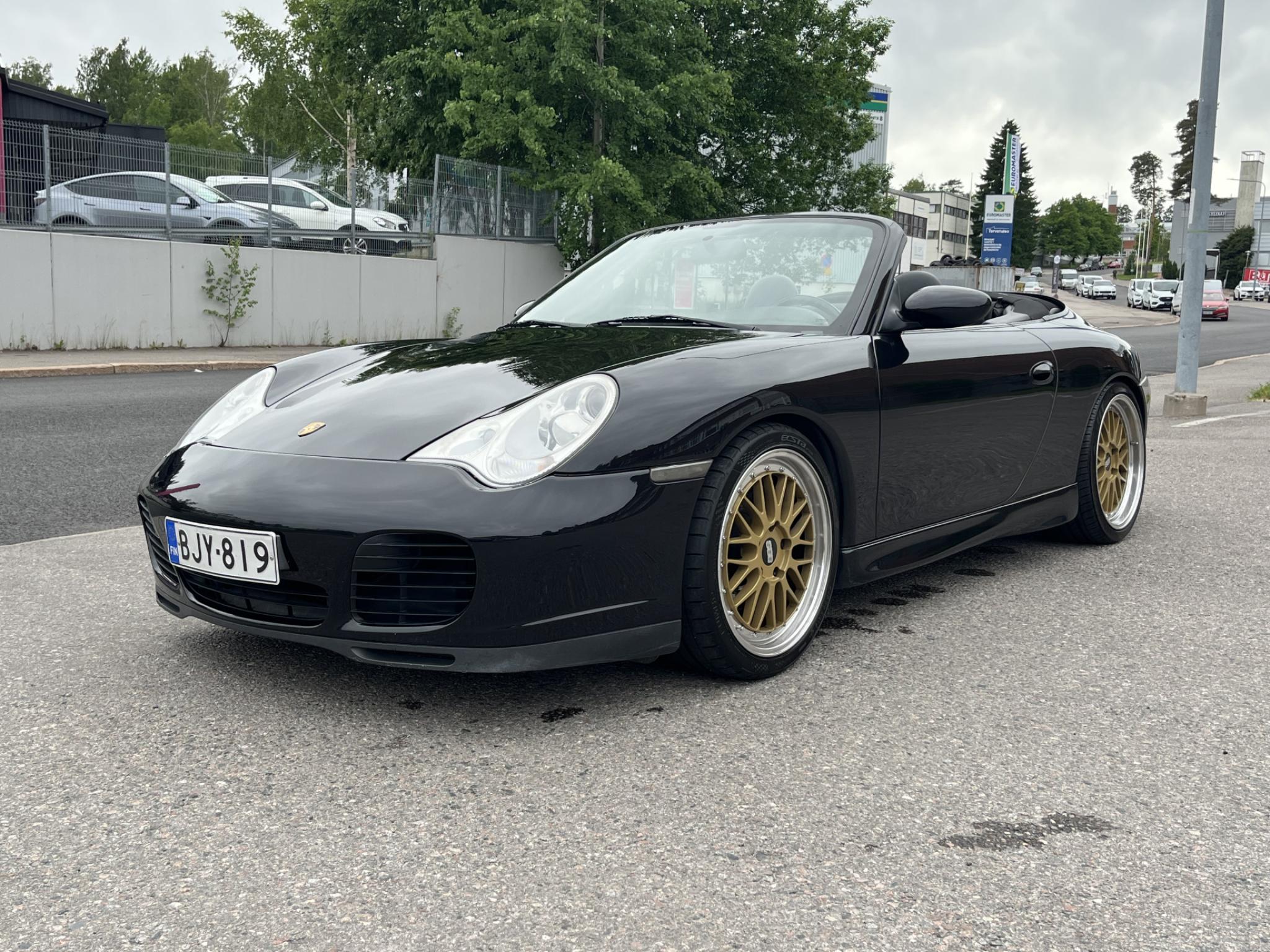 Musta Porsche 911 996 Cabrio Tiptronic