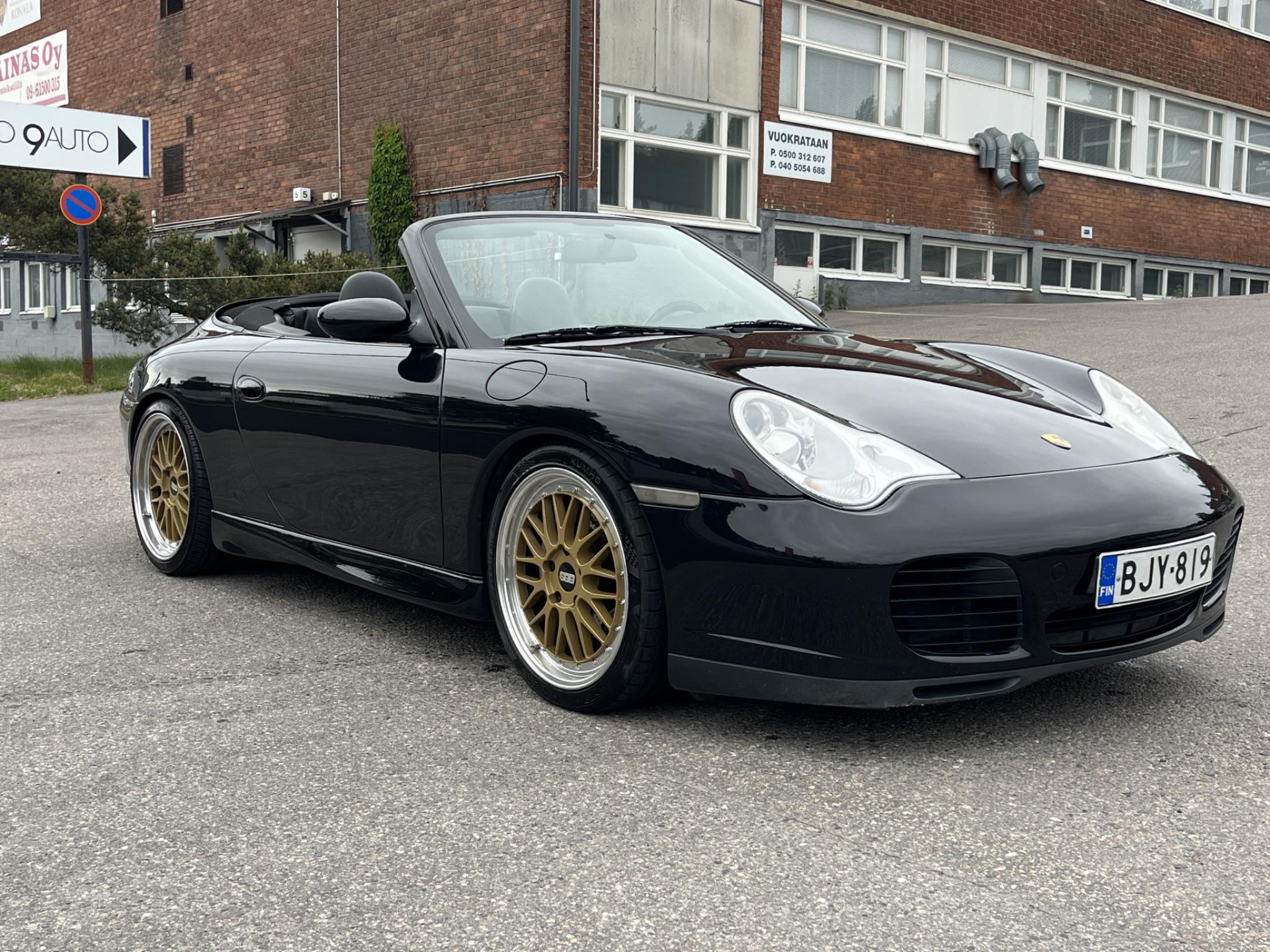 Musta Porsche 911 996 Cabrio Tiptronic