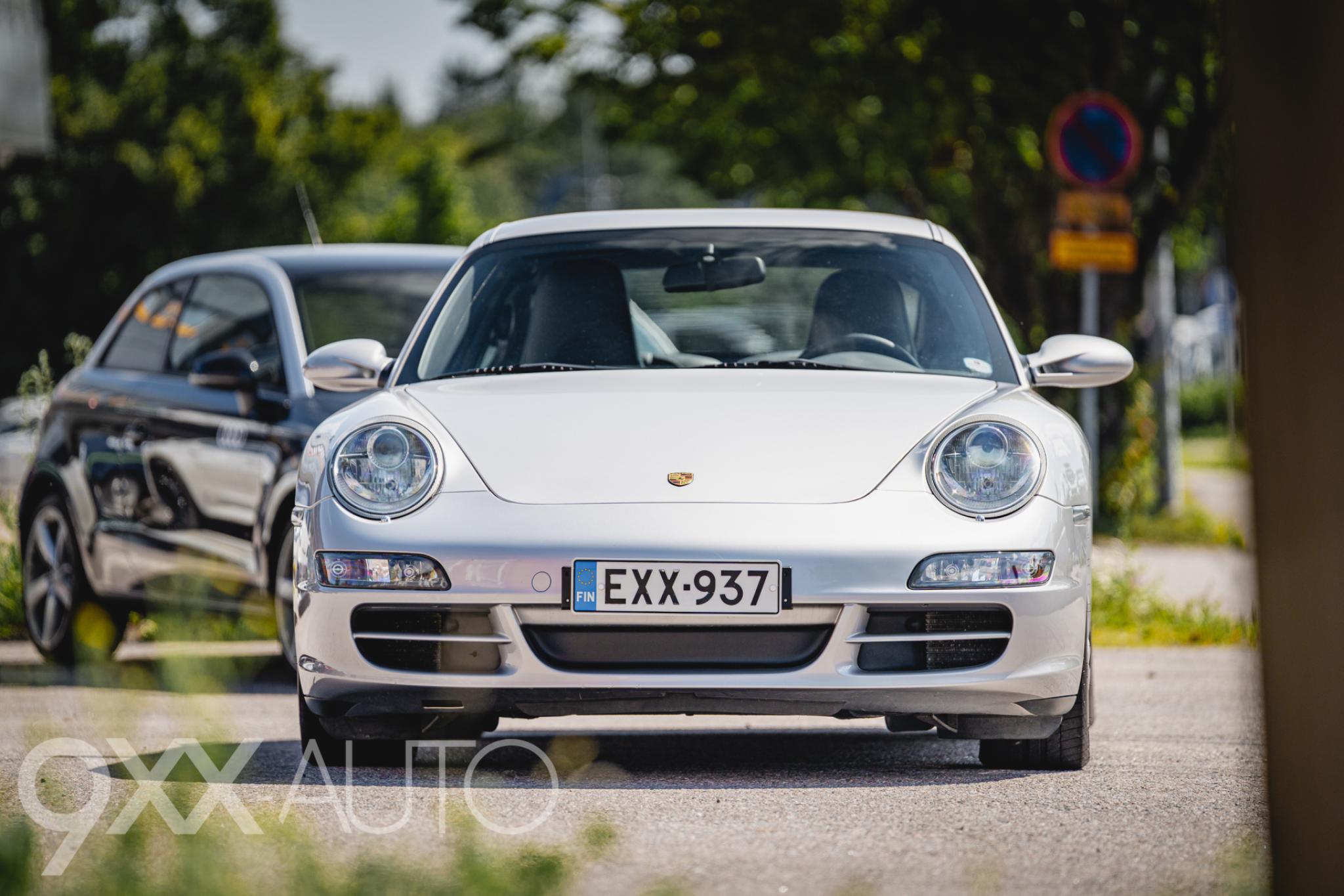 Harmaa Porsche 911 997 C2 Manuaali