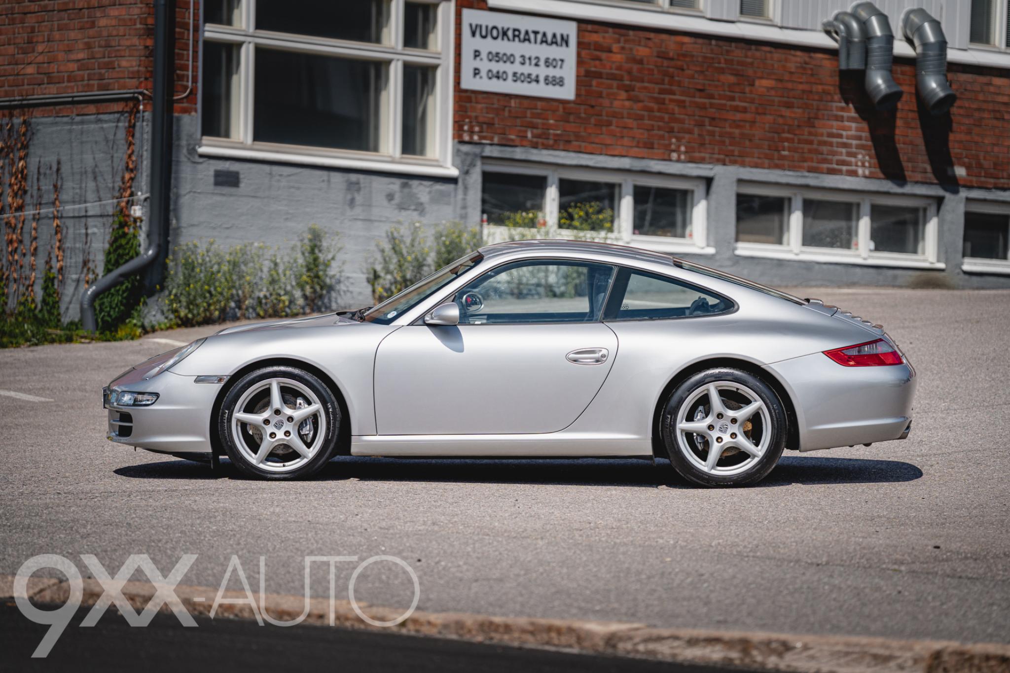 Harmaa Porsche 911 997 C2 Manuaali
