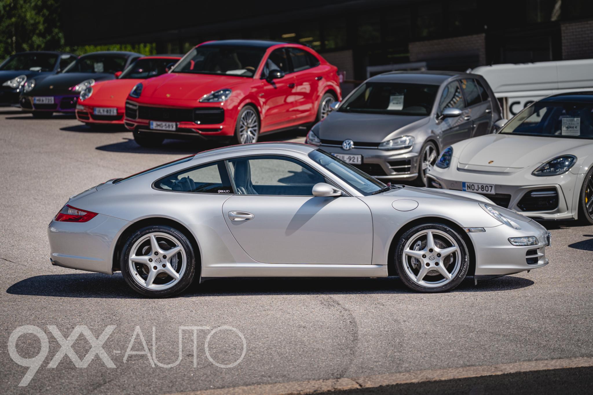 Harmaa Porsche 911 997 C2 Manuaali