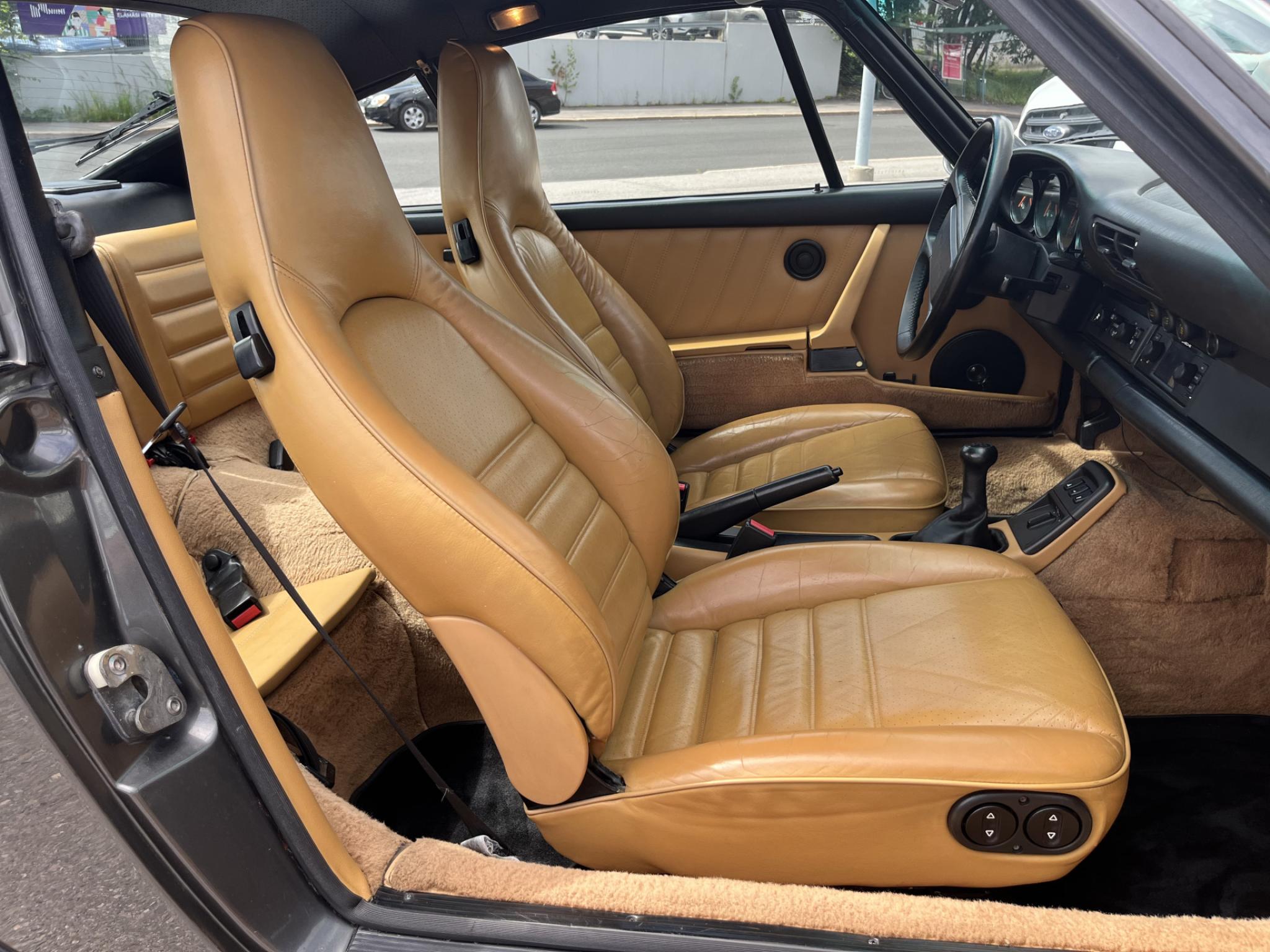 Harmaa Porsche 911 964 C4 *Erittäin hieno yksilö!*