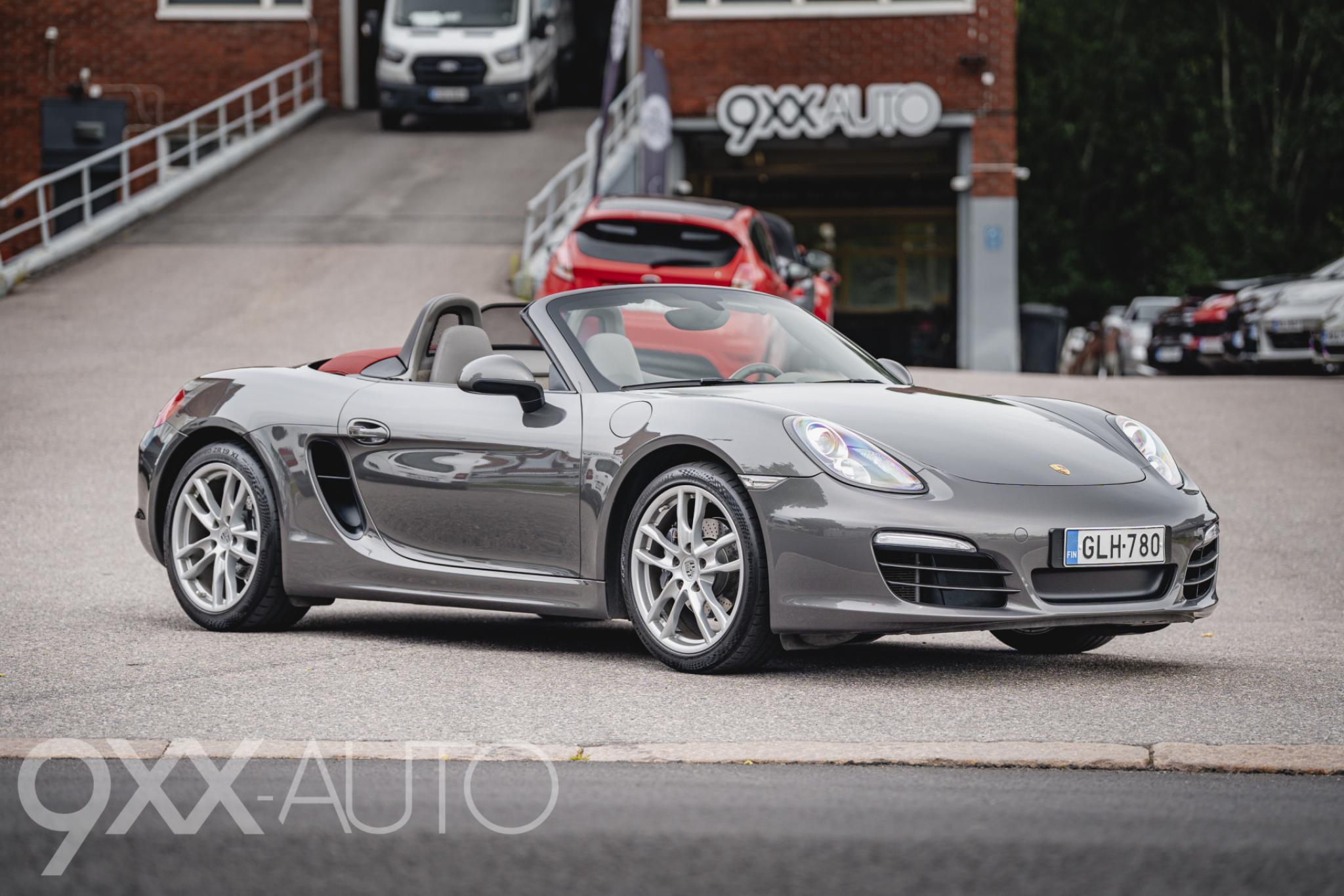 Harmaa Porsche Boxster