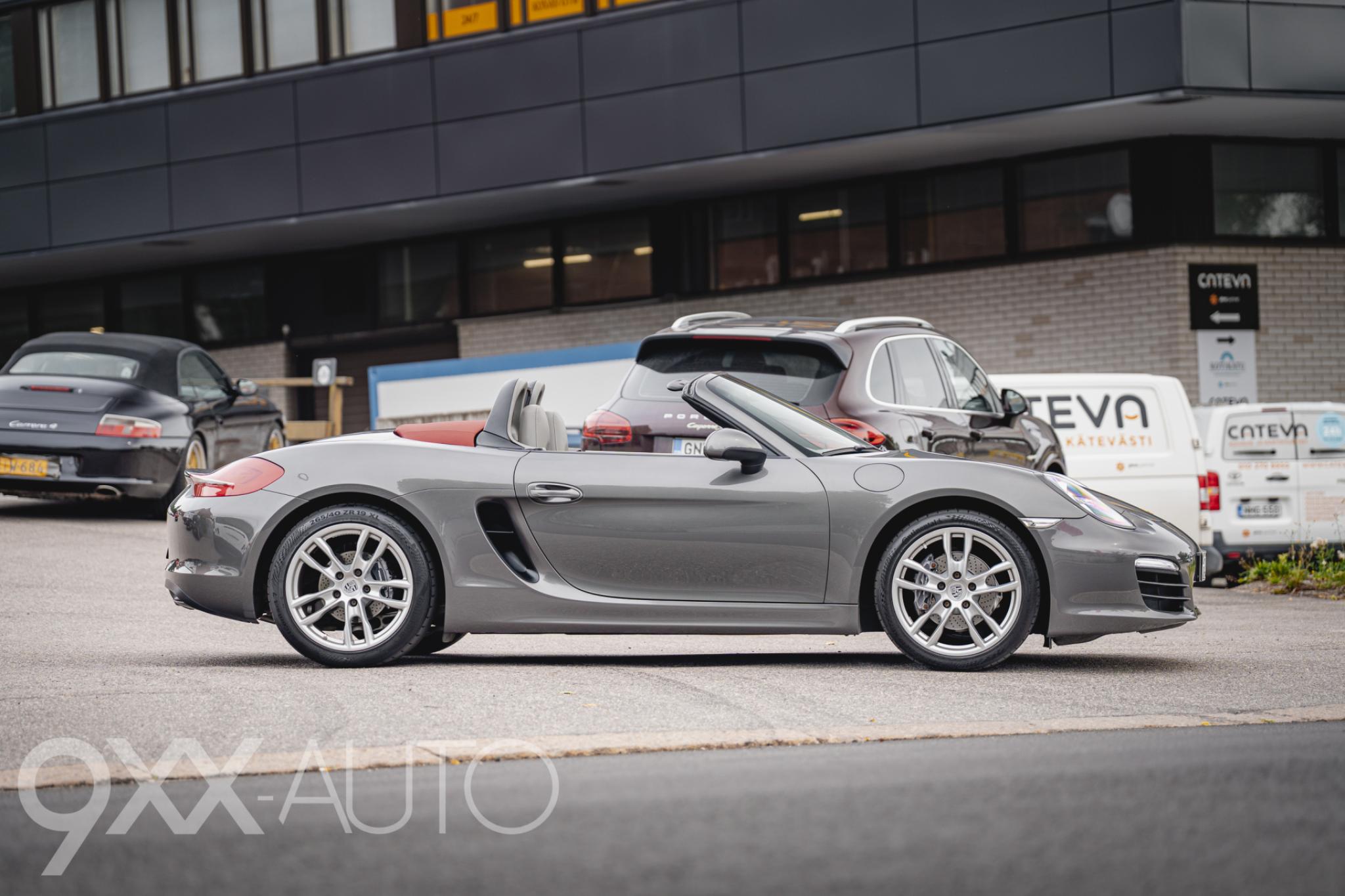 Harmaa Porsche Boxster 2.7 PDK (981)
