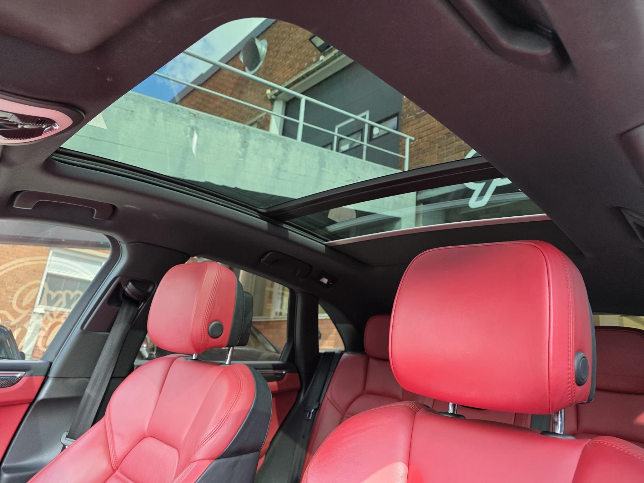 Valkoinen Porsche Macan S Diesel 190kW