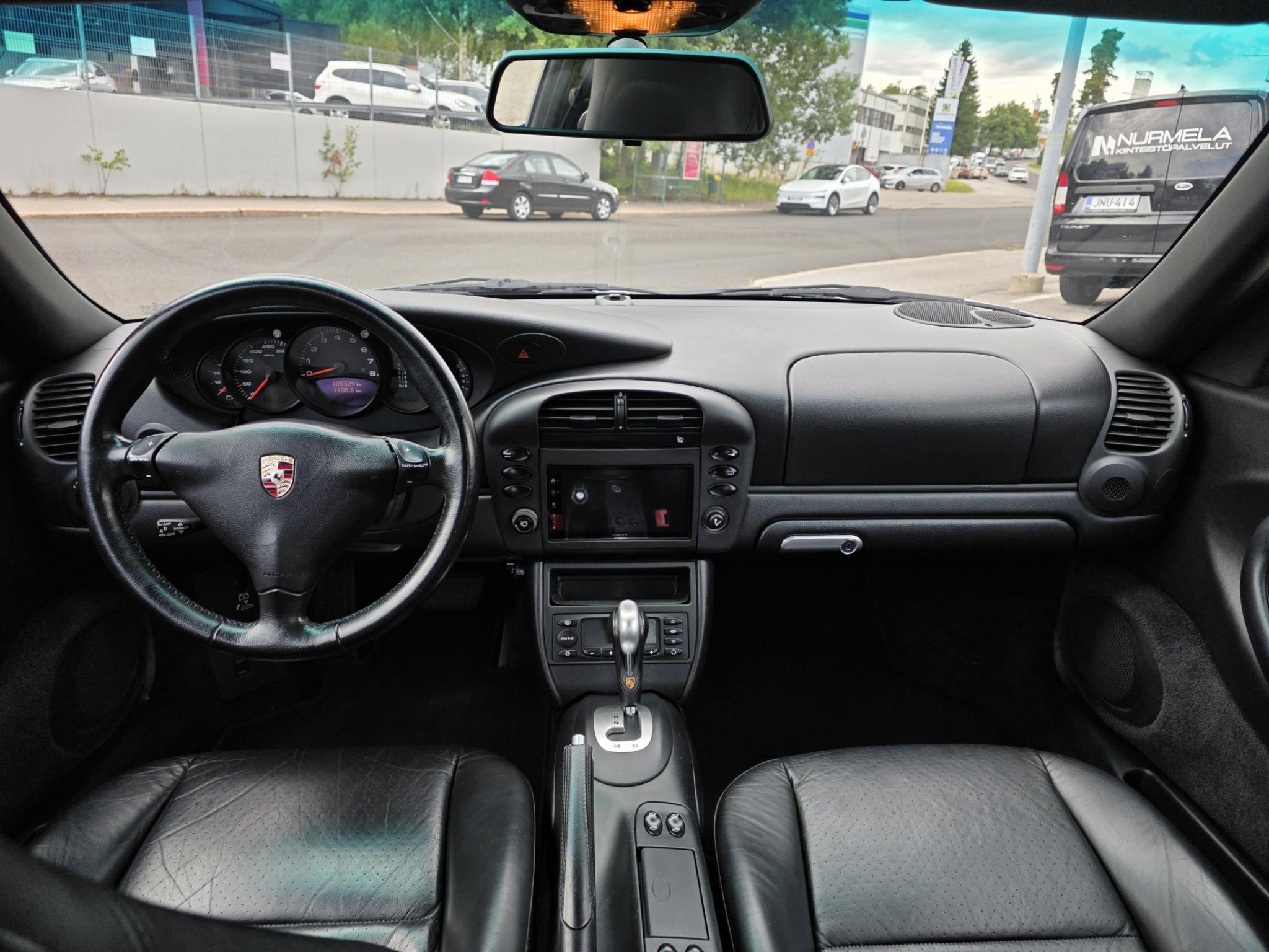 Harmaa Porsche 911 996.2 Carrera 2 Coupe Tiptronic