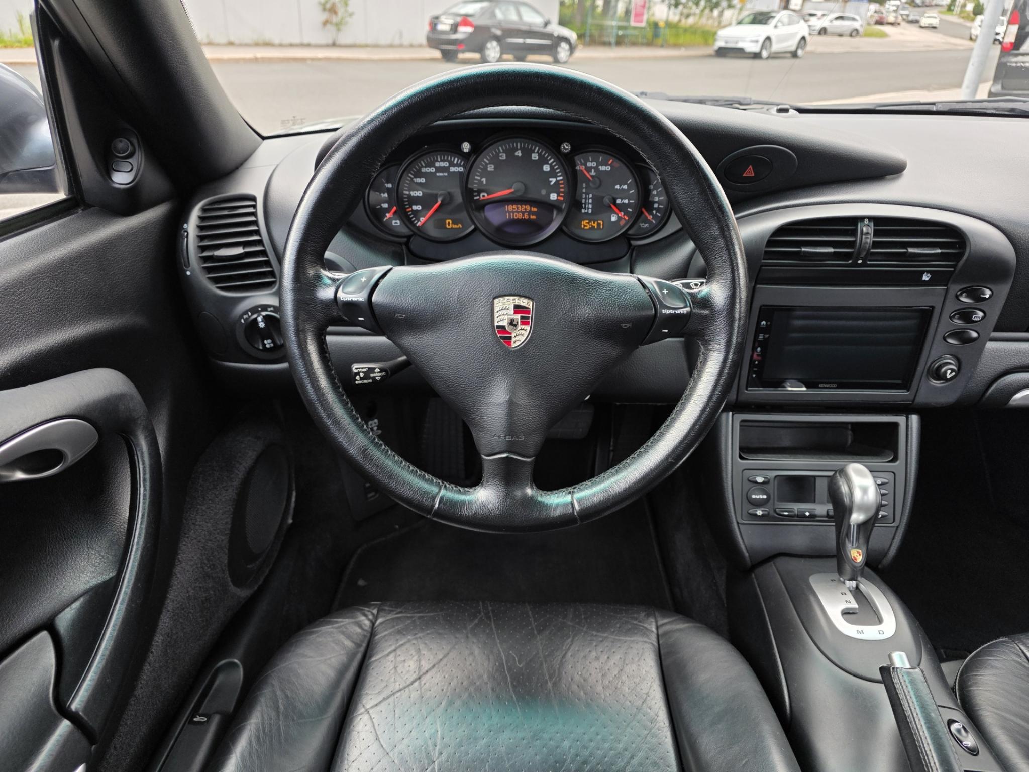 Harmaa Porsche 911 996.2 Carrera 2 Coupe Tiptronic