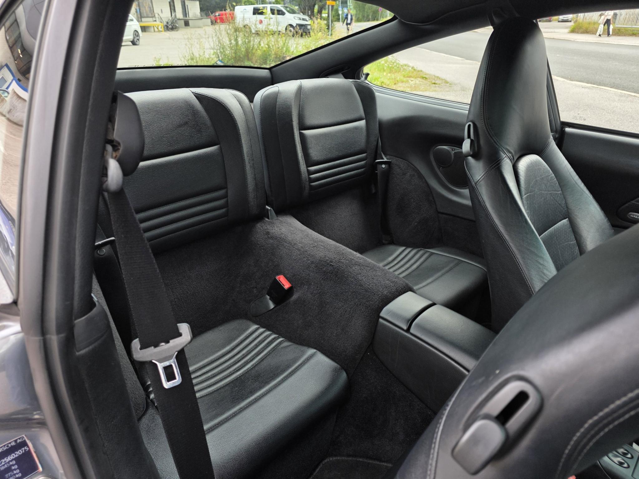 Harmaa Porsche 911 996.2 Carrera 2 Coupe Tiptronic