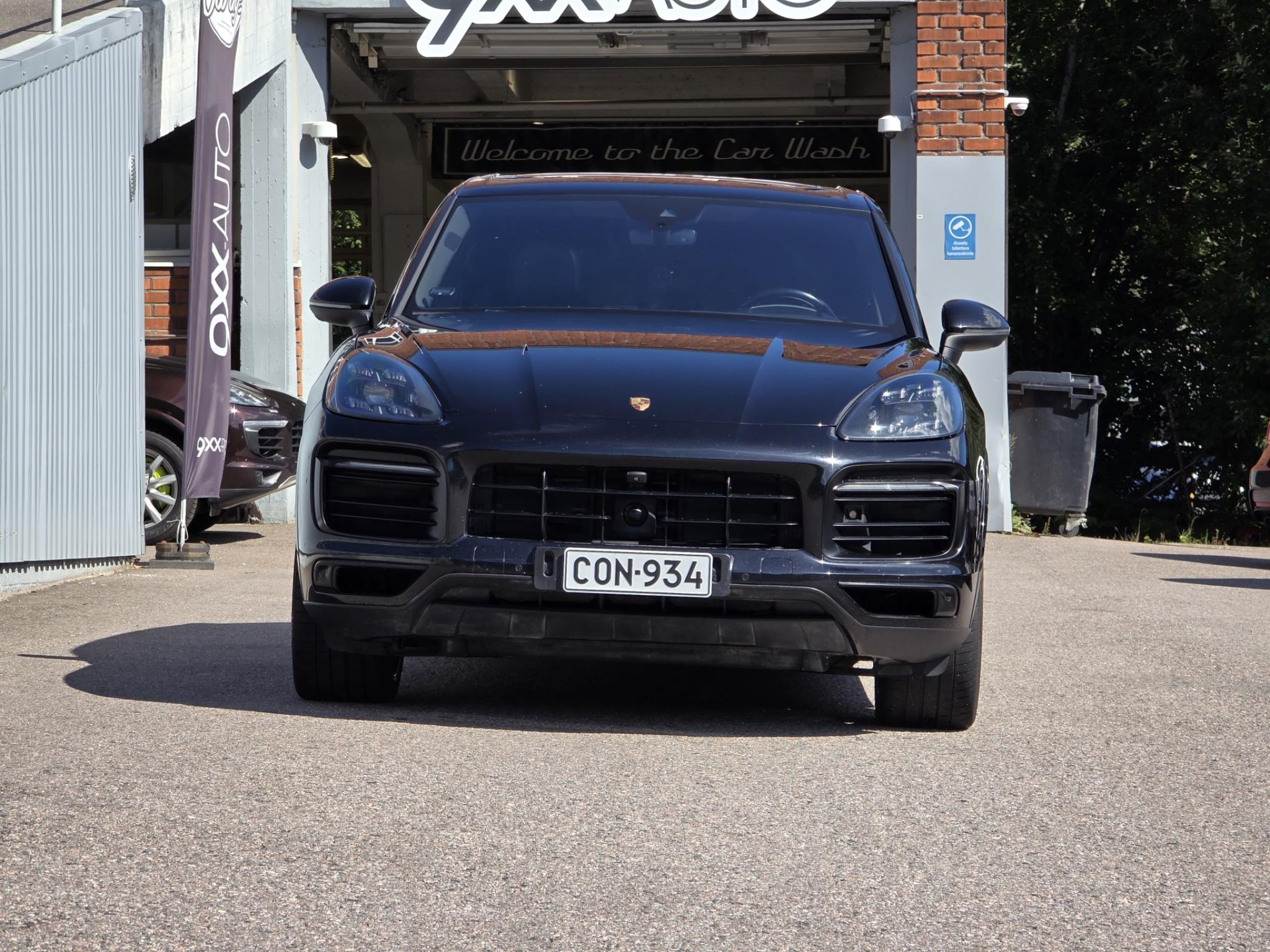 Musta Porsche Cayenne 3.0 V6 E-Hybrid 14,1kW *Huippuvarusteet!*