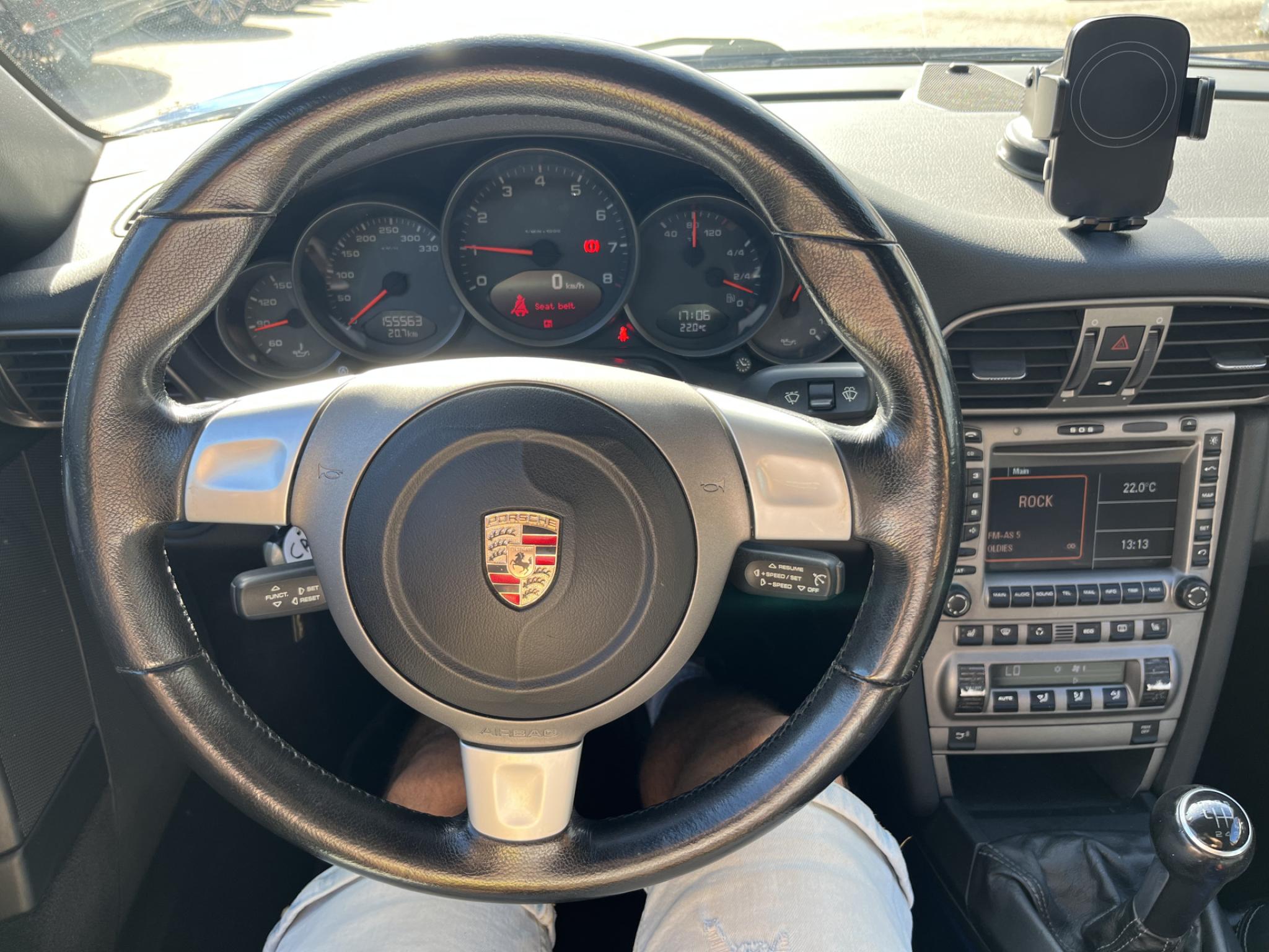 Sininen Porsche 911 Cabriolet 3.6 997.1