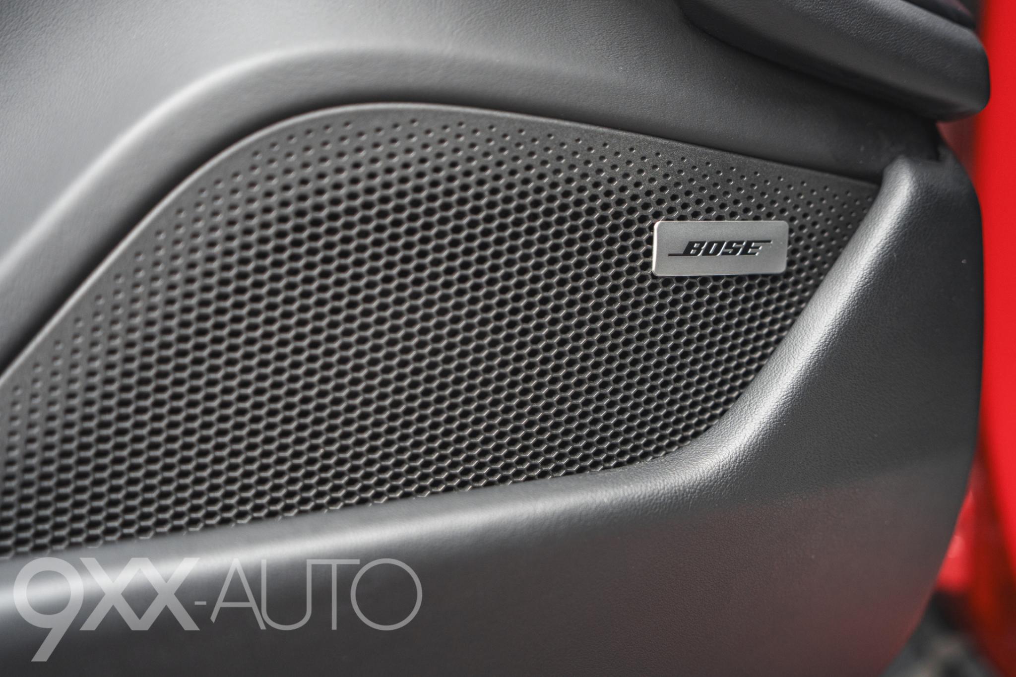 Punainen Porsche Taycan 4S Cross Turismo *Suomi-auto* Performance Battery Plus