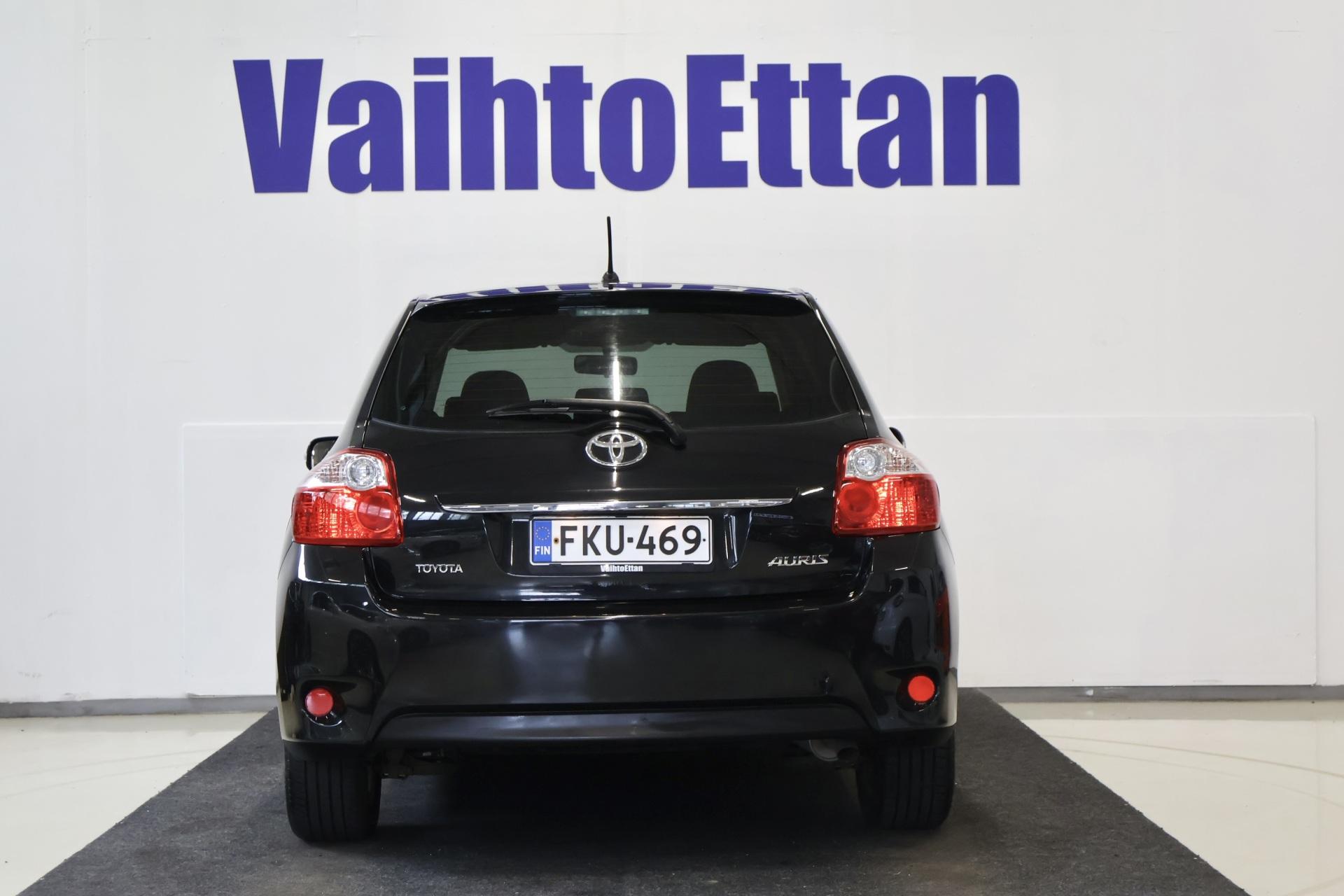 Toyota Auris 2012, photo 7/31