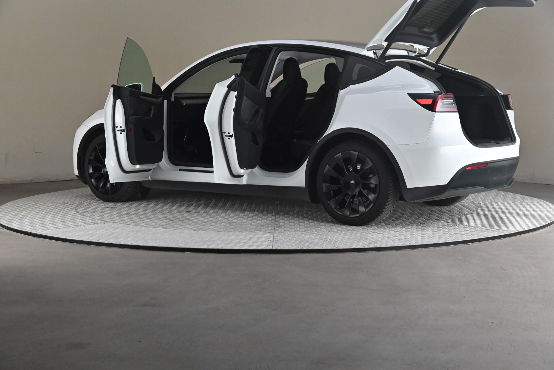 Tesla Model Y Long Range AWD 2024, kuva 7/31