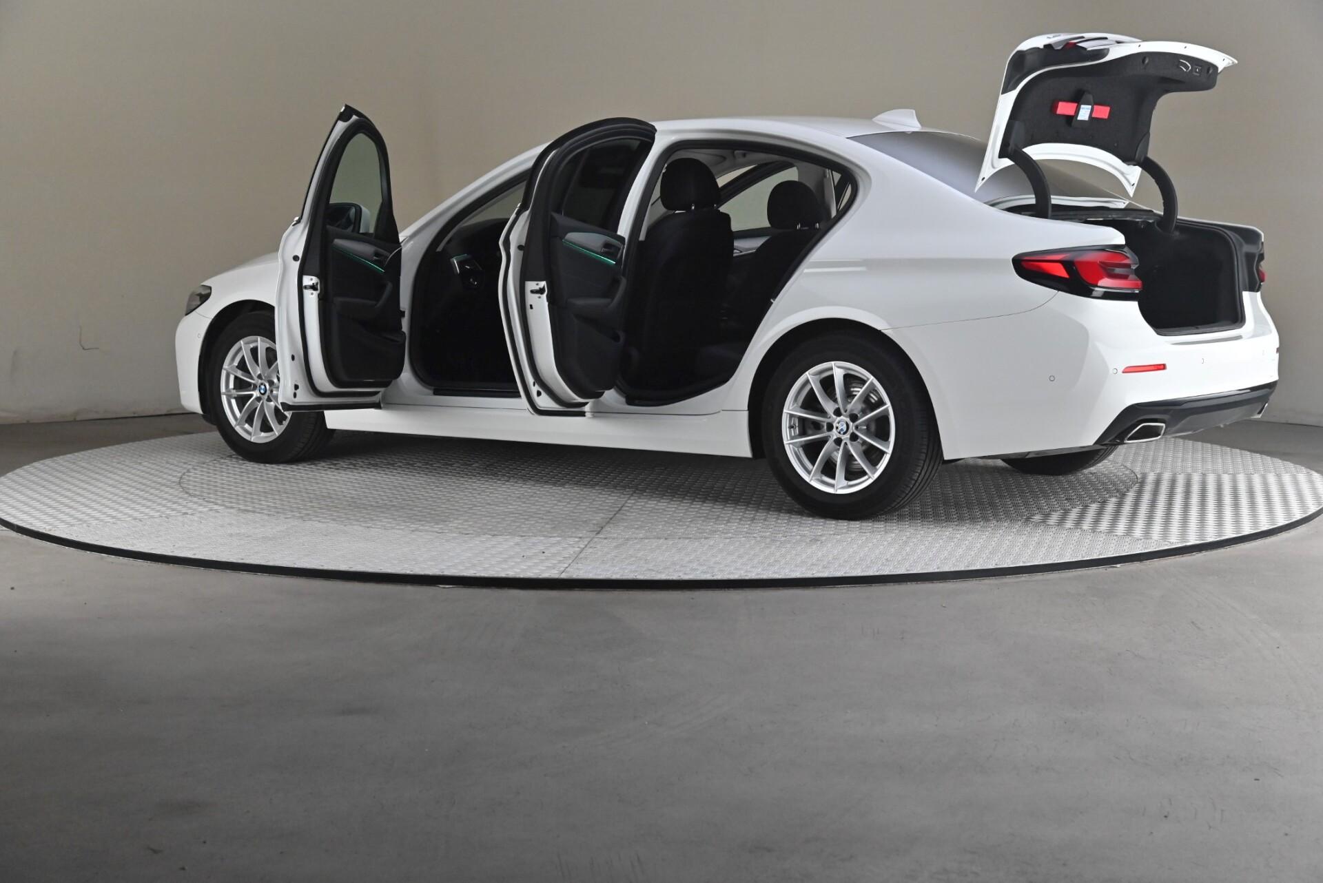 BMW 520 G30 Sedan 520d A xDrive MHEV 2022, kuva 7/31