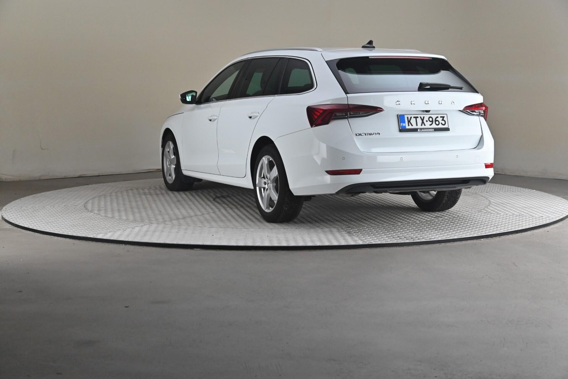 Skoda Octavia 2020, photo 2/30