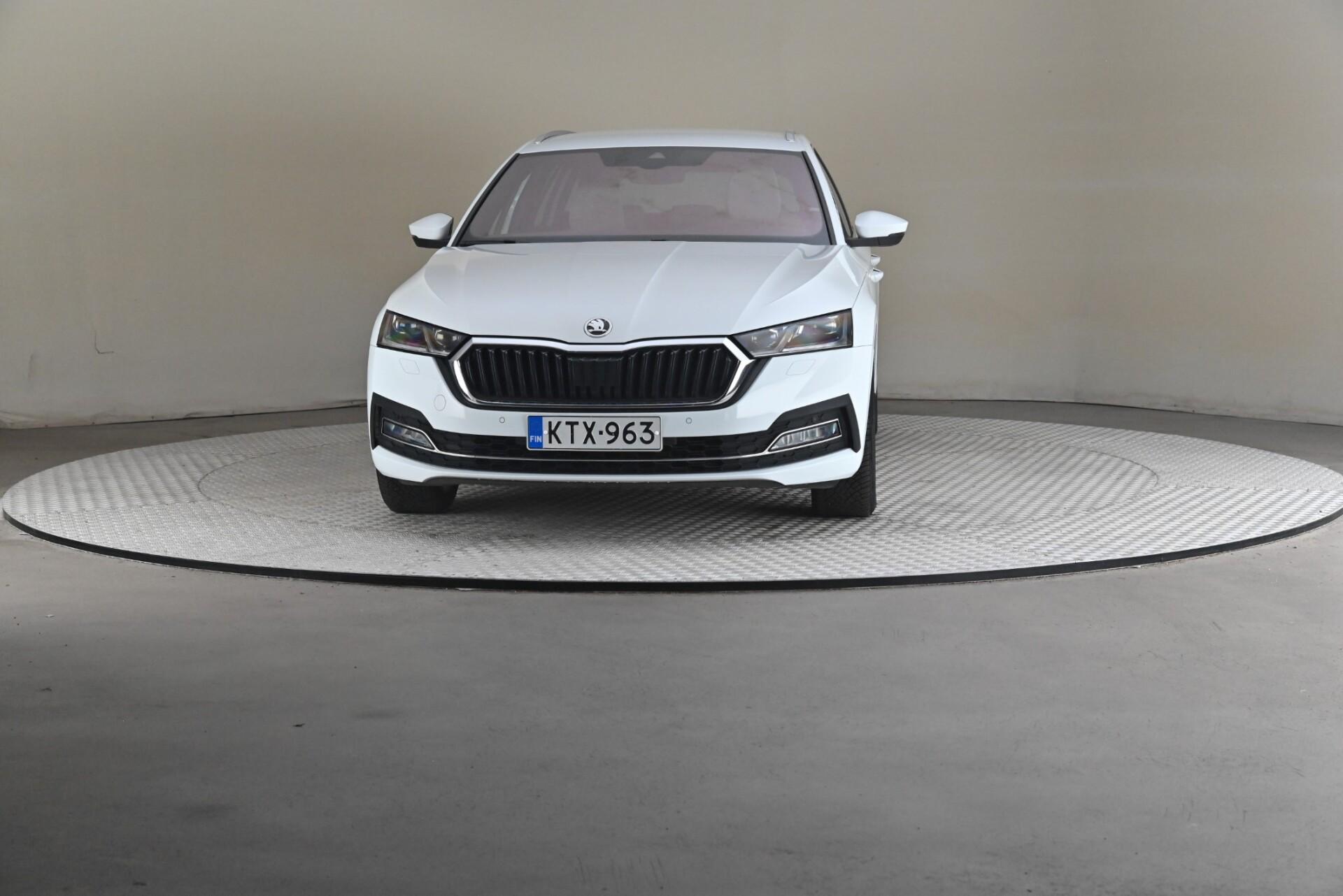 Skoda Octavia 2020, photo 3/30